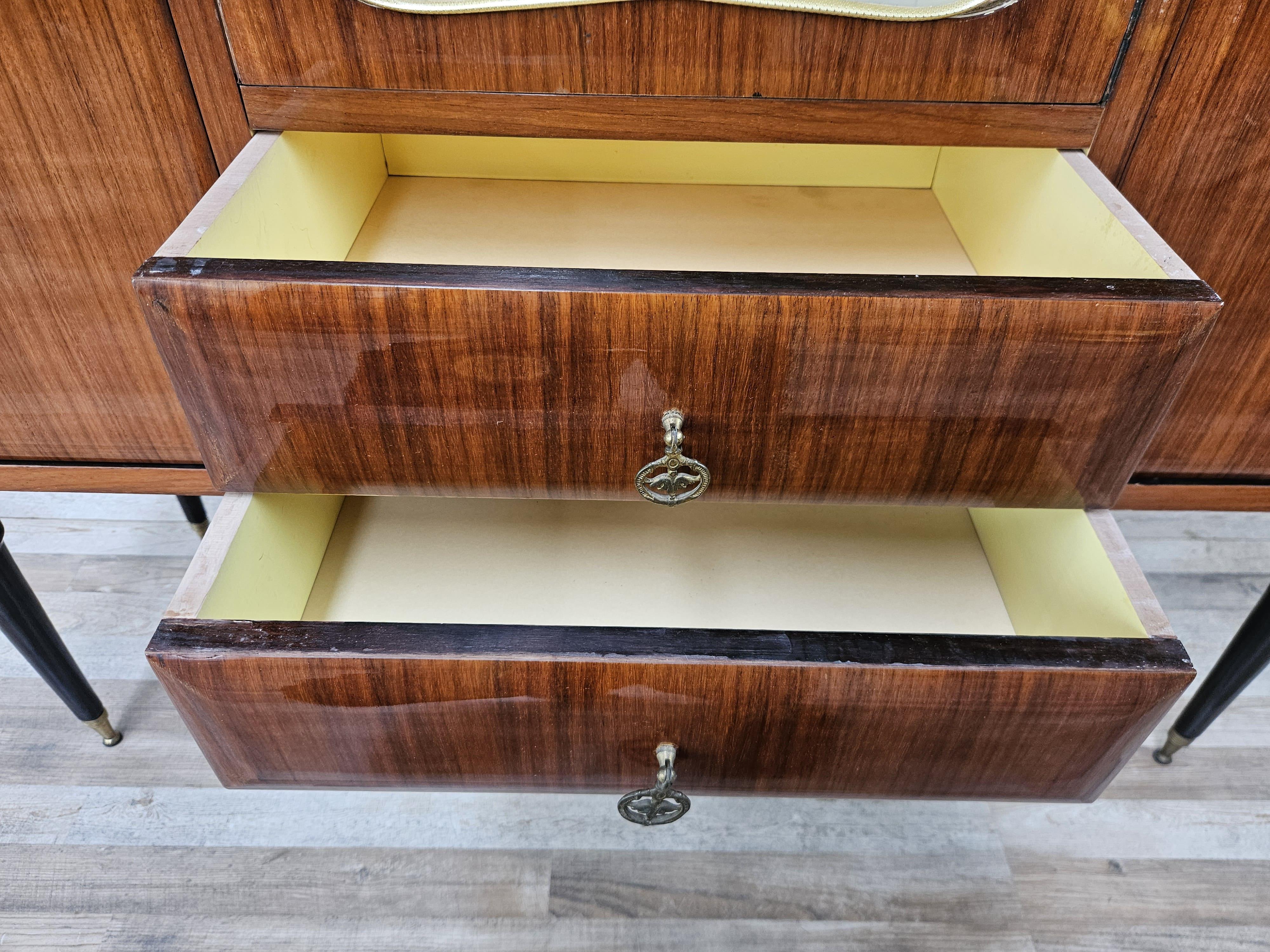 Italian Mid Century mahogany-covered display case with glass top 1960s For Sale 12