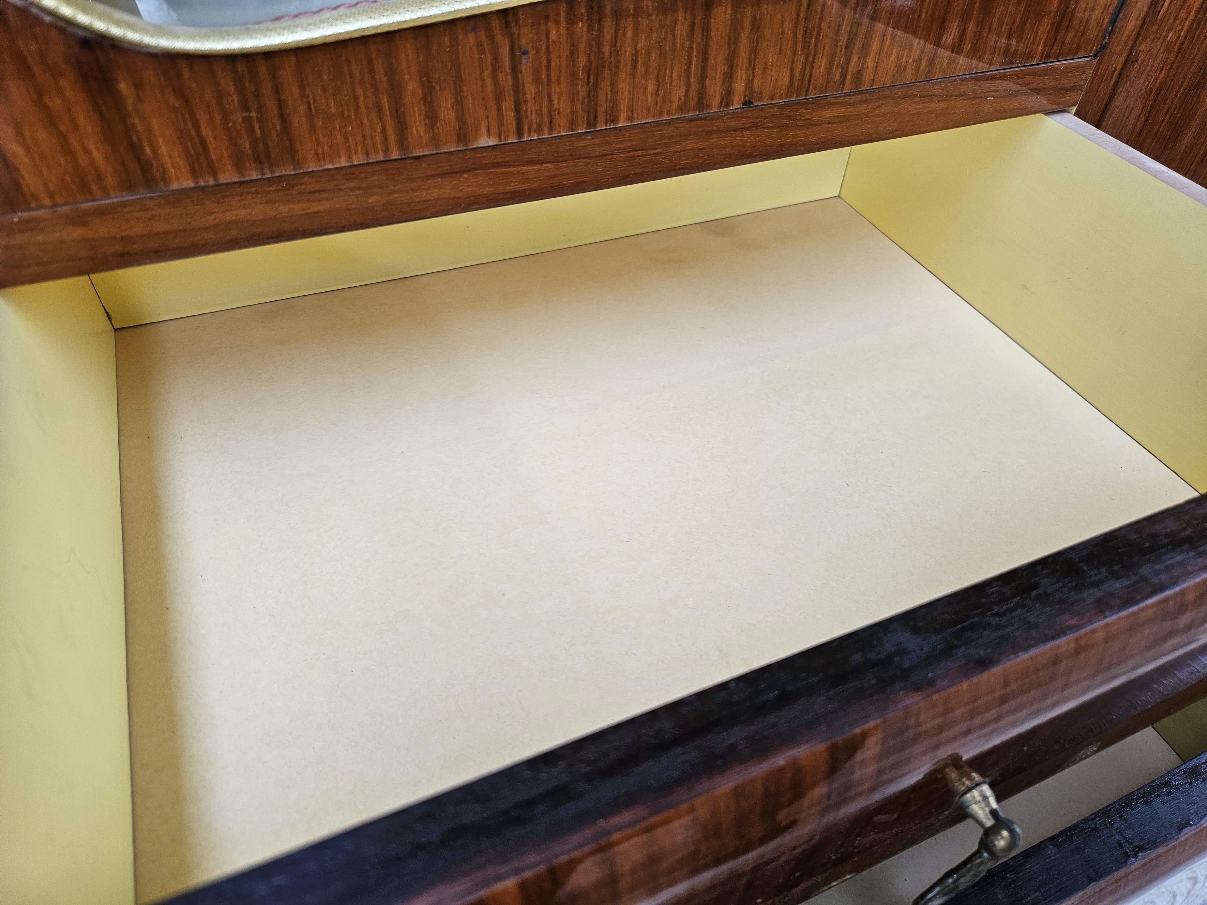 Italian Mid Century mahogany-covered display case with glass top 1960s For Sale 13