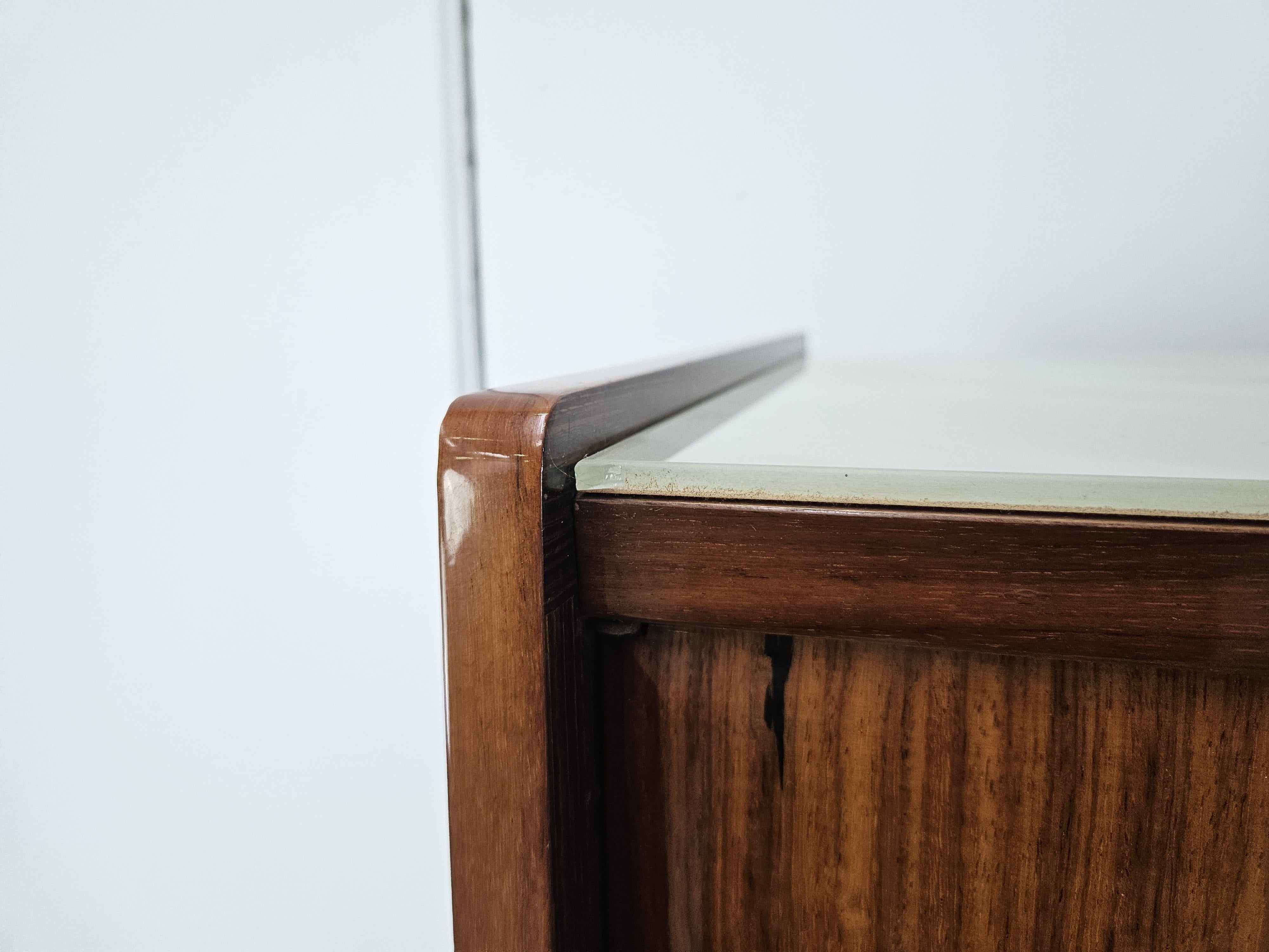Brass Italian Mid Century mahogany-covered display case with glass top 1960s For Sale