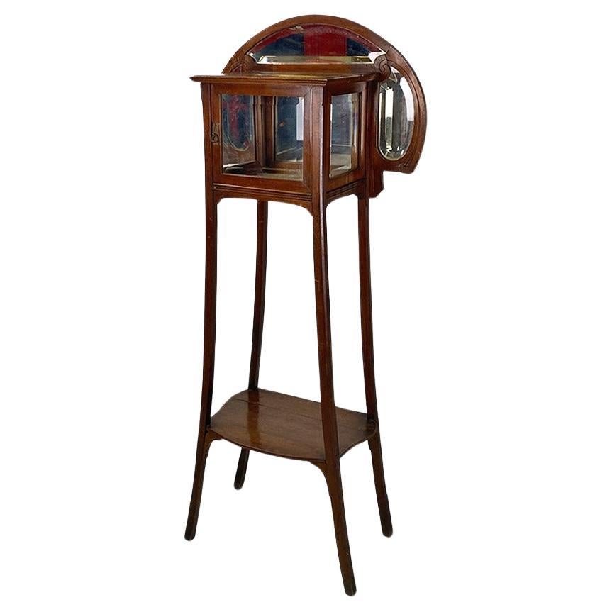 Vetrina o étagère italiana Liberty, in legno di noce con specchi molati, 1900s For Sale