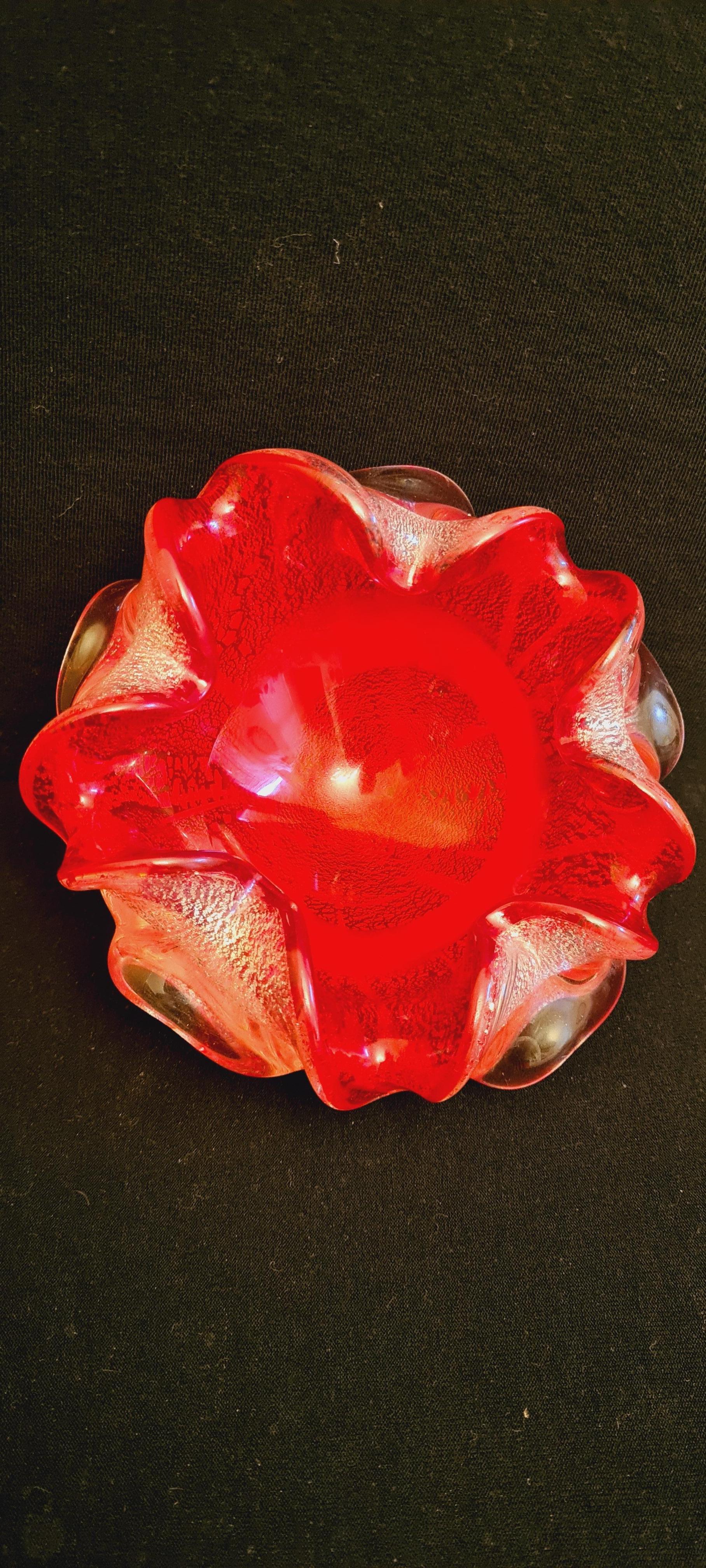 Set of two Murano glass ruby red and silver leaf beautiful decorative bowls by Fratelli Toso years 1950-60 brilliant condition. 