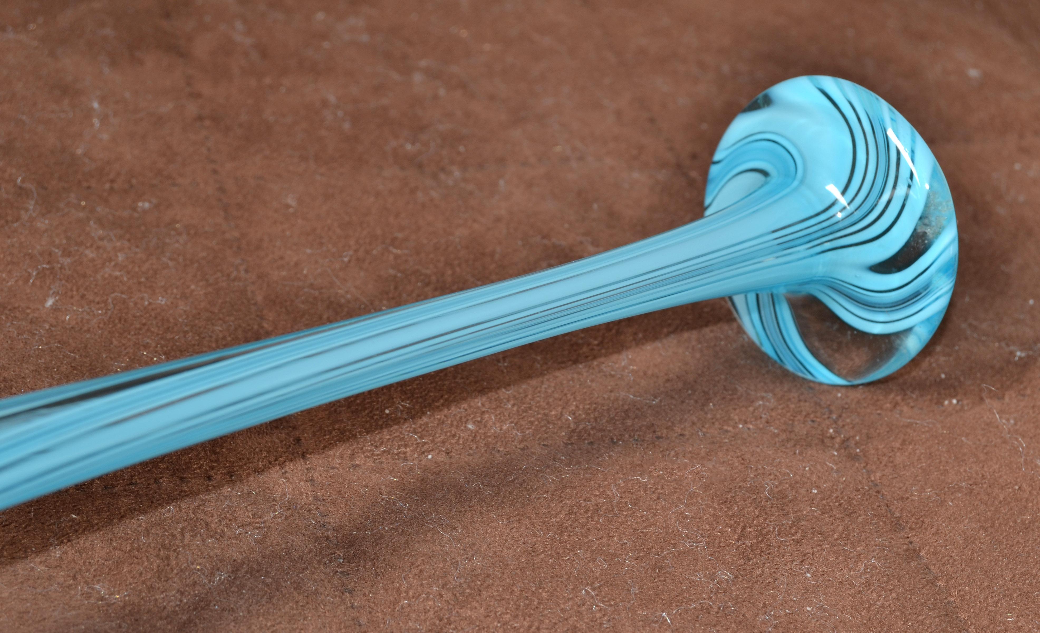 Vetro Artistico Stil Murano geblasenes Glas dekorative Vase Baby Blue Swirls, Italien im Zustand „Gut“ im Angebot in Miami, FL