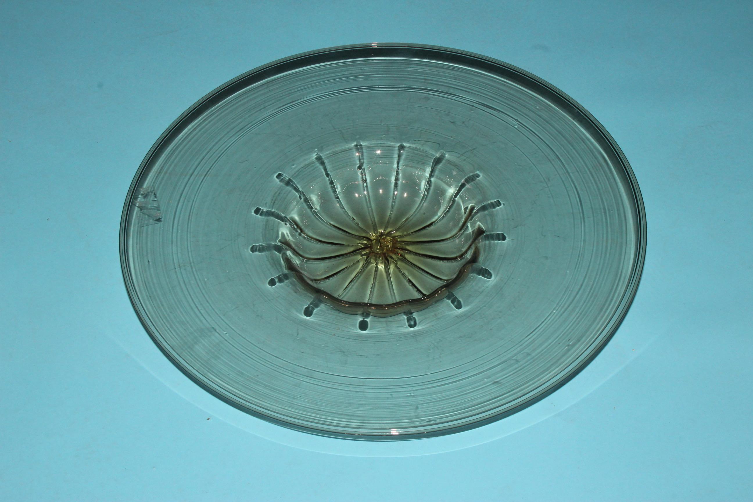Vetro Soffiato Glass Plate by Vittorio Zecchin for Venini Murano, circa 1925 In Good Condition In grand Lancy, CH