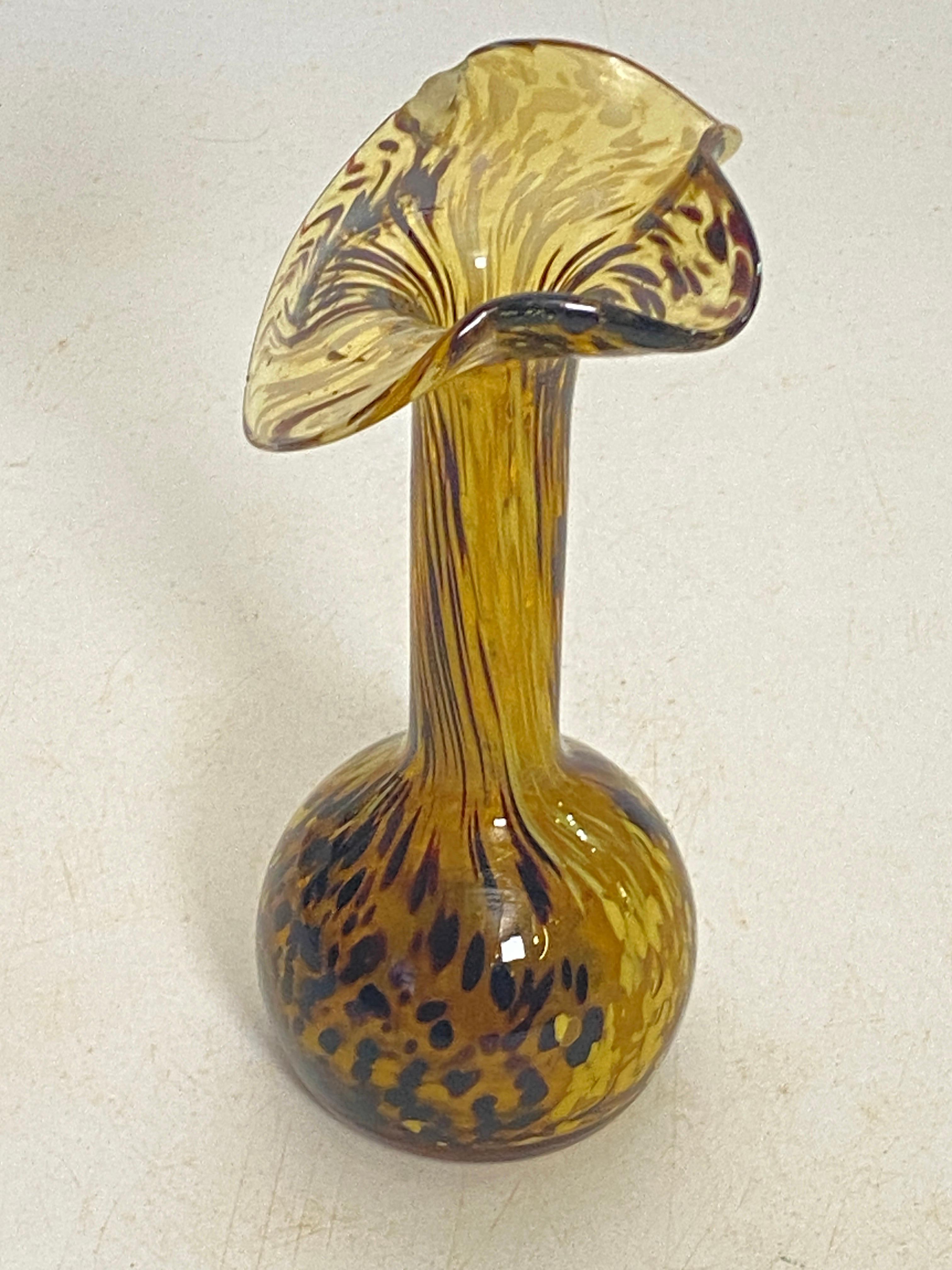 Vetro Soffiato Glass Vase 1970 Yellow Color Very Light In the style of Venini In Good Condition For Sale In Auribeau sur Siagne, FR