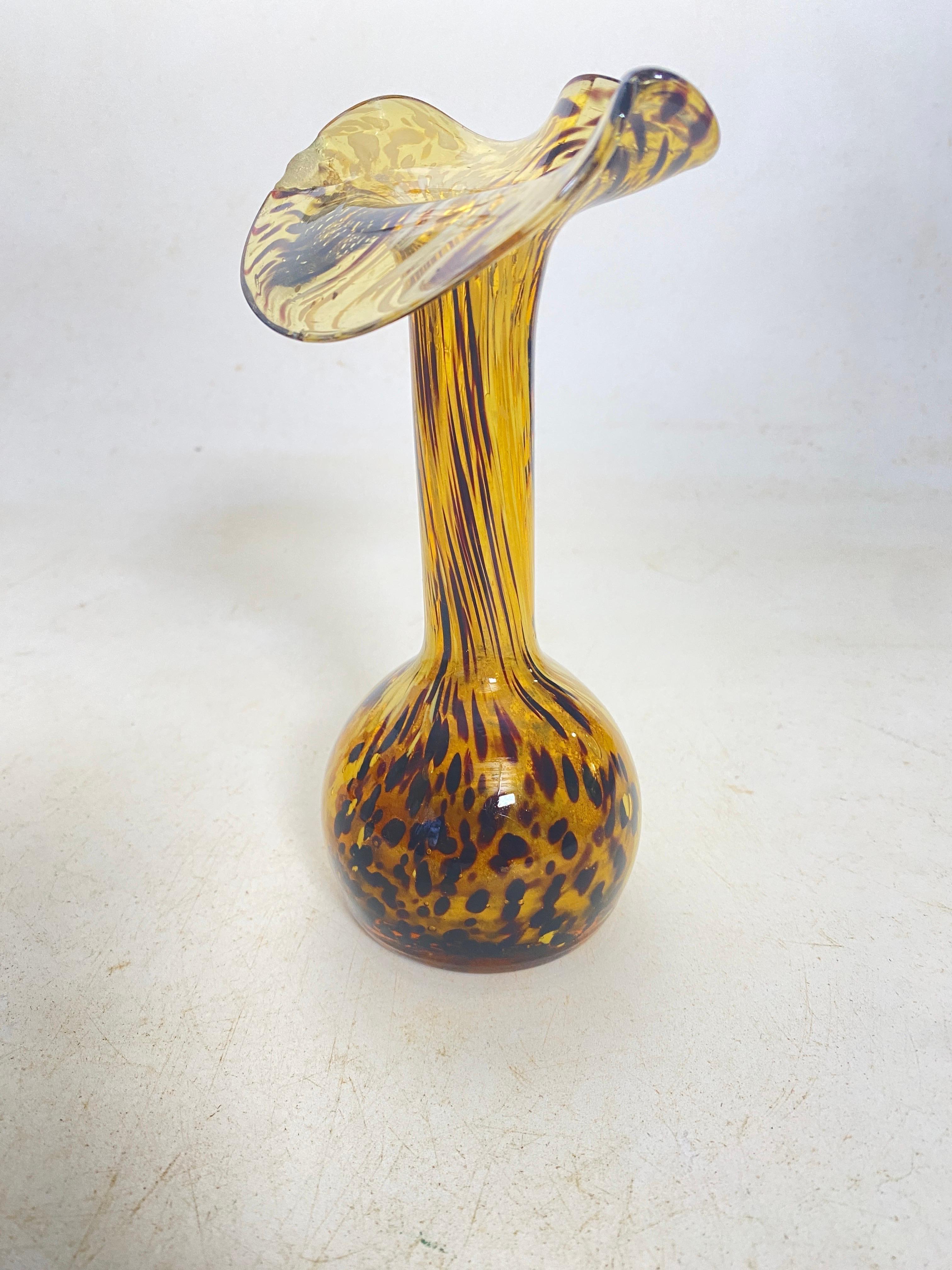Vetro Soffiato Glass Vase 1970 Yellow Color Very Light In the style of Venini For Sale 2