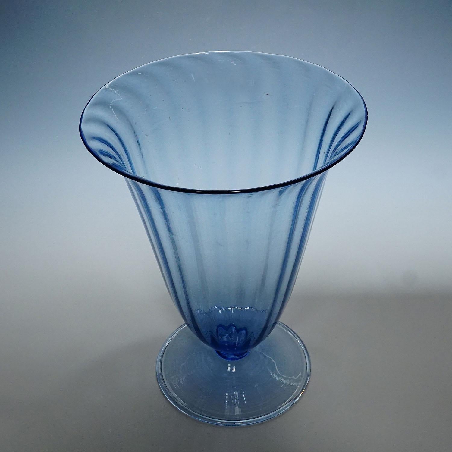 Mid-Century Modern Vetro Soffiato Glass Vase by Vittorio Zecchin attr. for C.V.M. Murano For Sale