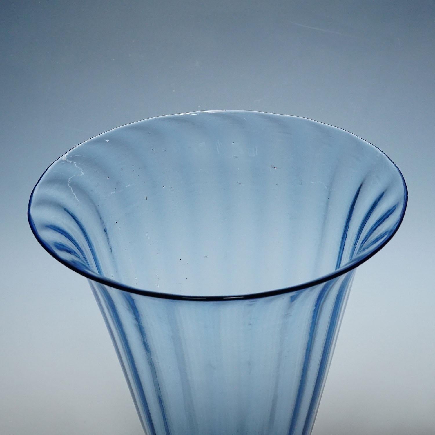 Vetro Soffiato Glass Vase by Vittorio Zecchin attr. for C.V.M. Murano In Good Condition For Sale In Berghuelen, DE