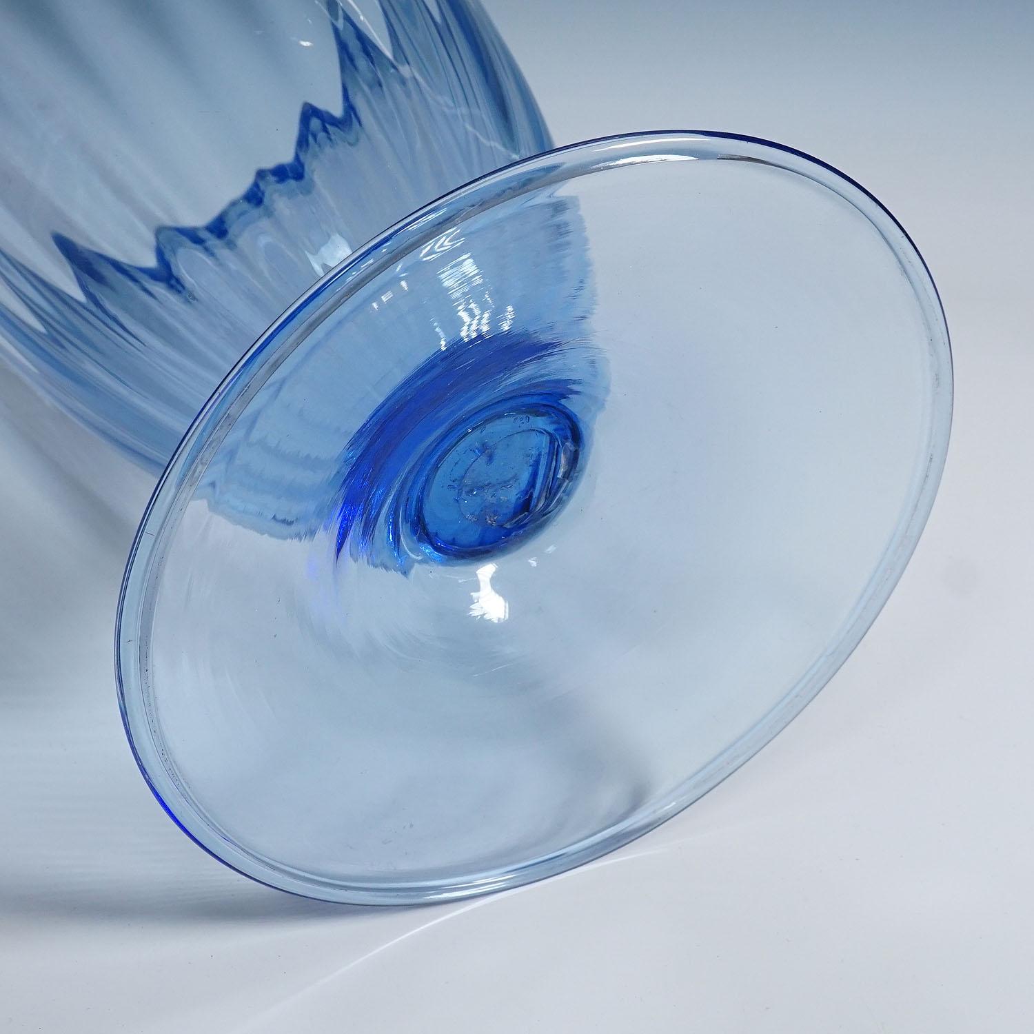 Vetro Soffiato Glass Vase by Vittorio Zecchin attr. for C.V.M. Murano For Sale 1