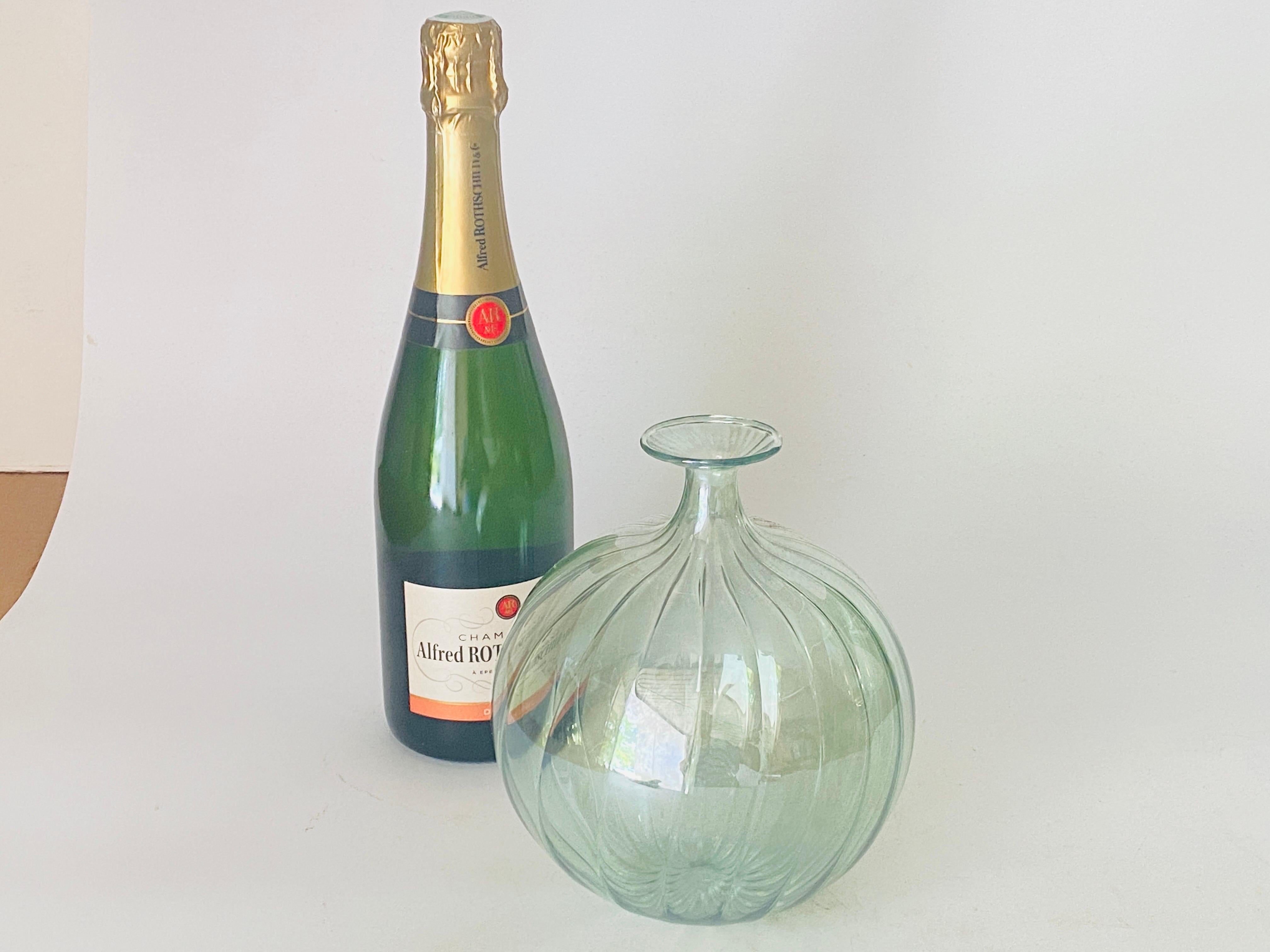 Vase Vetro Soffiato 1970, couleur verte, très clair, dans le style de Venini en vente 1