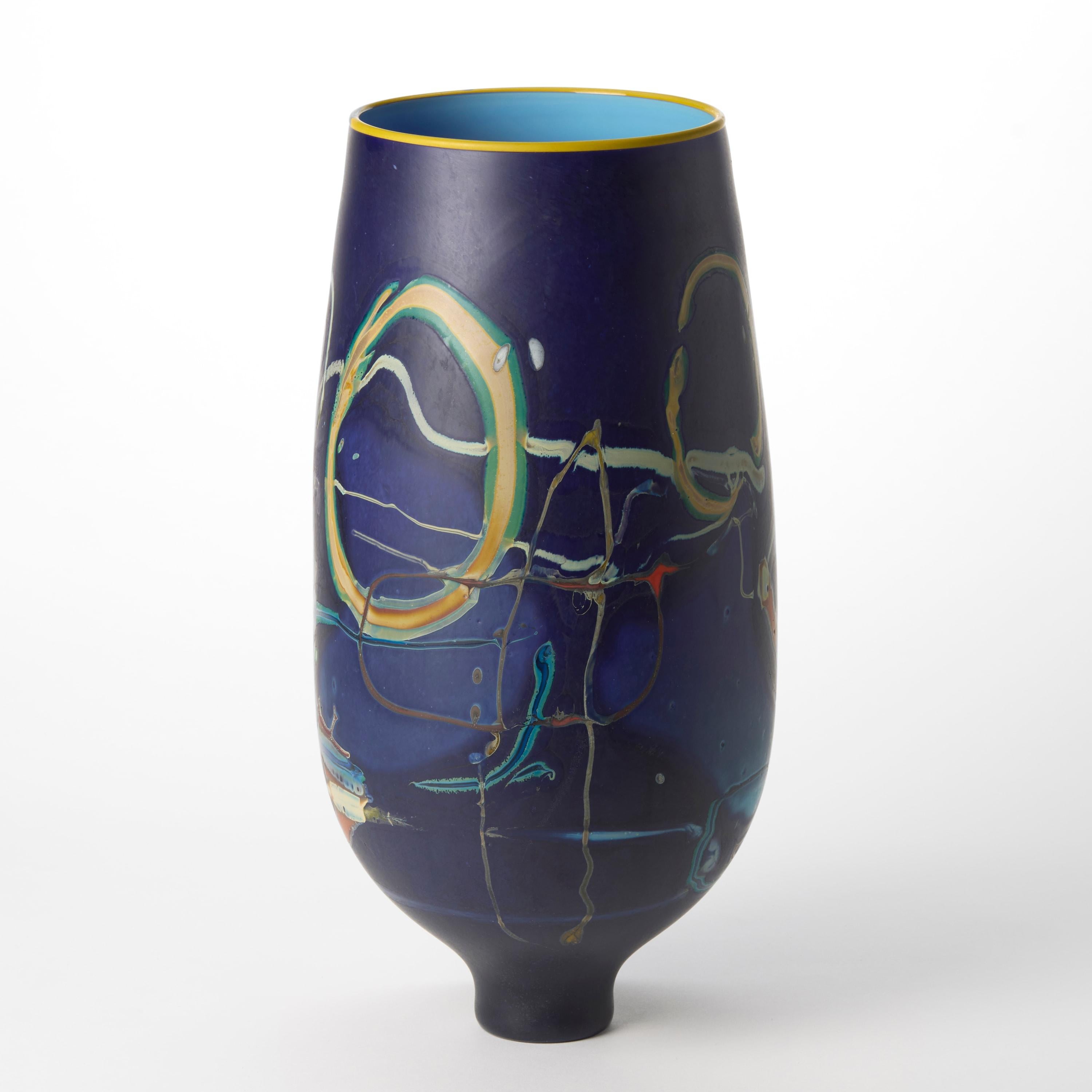 Vetrograph Arthemis, jarrón de cristal abstracto morado, amarillo y azul de Anne Clifton Australiano en venta