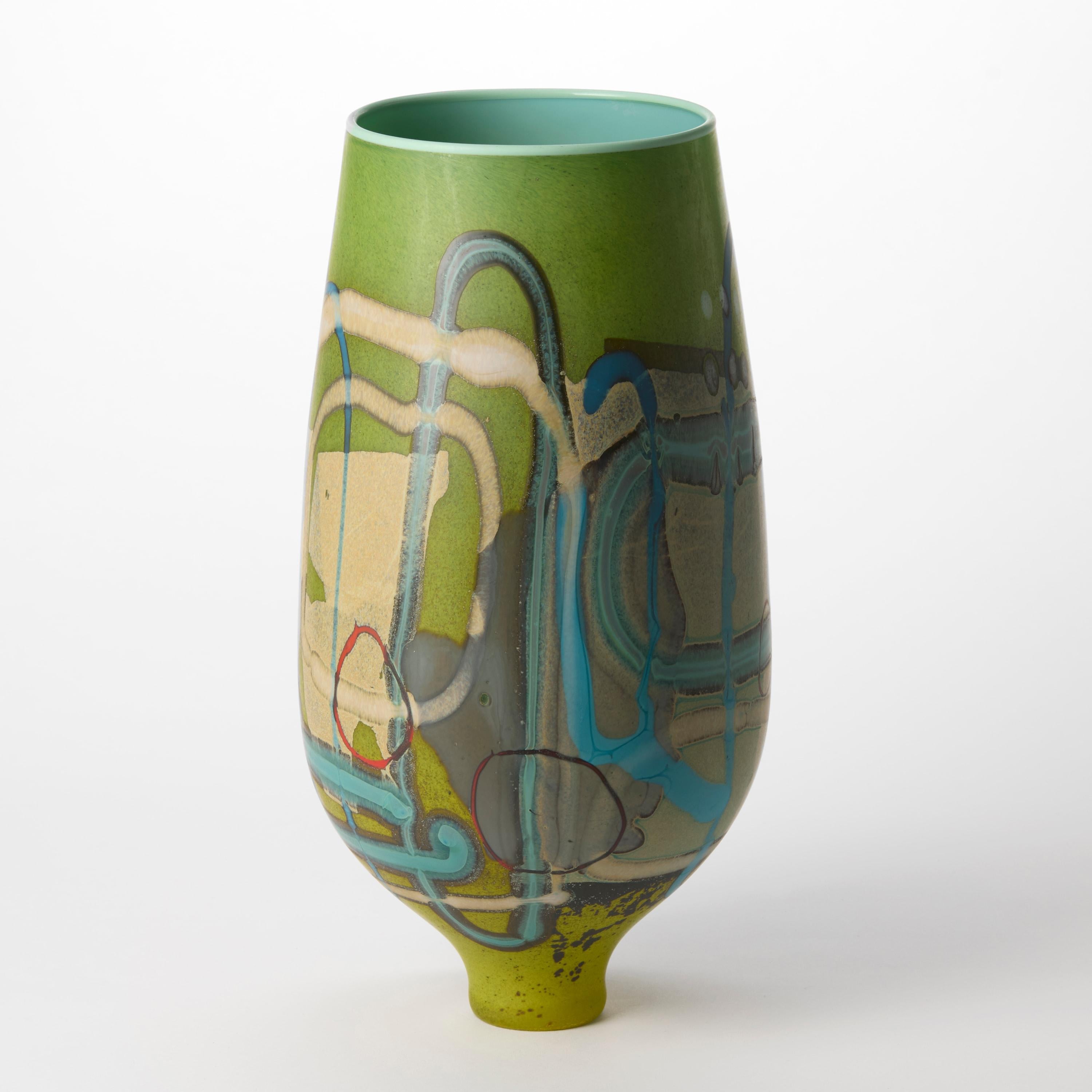Vetrograph Limosum, jarrón de cristal con diseño abstracto verde lima y aqua de Anne Clifton Moderno orgánico en venta
