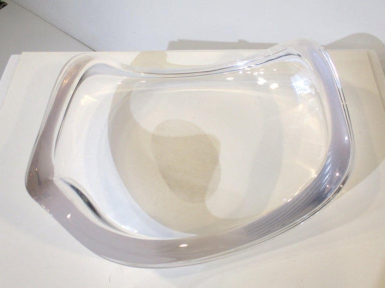 VGC Herb Ritts Medium Biomorphic Sculptural Lucite Bowl Mid-Century Modern For Sale 2