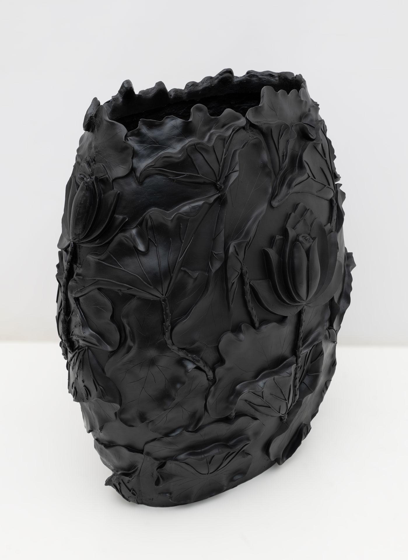 Contemporary VGnewtrend Modern Black Matt Resin Cache-Pot 
