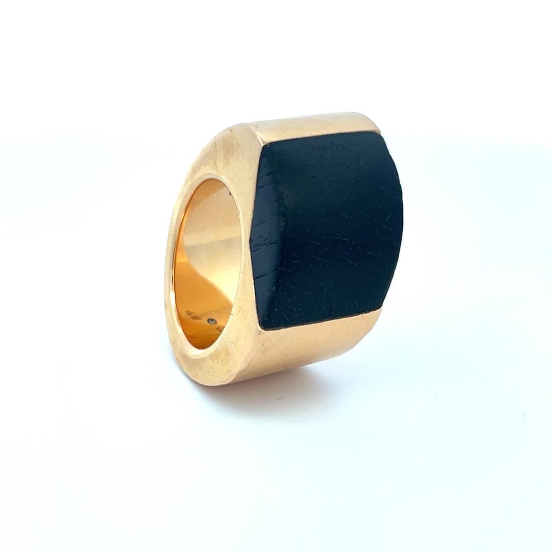 Vhbrnier Vintage 33.40 Grams 18 Karat Yellow Gold Cocktail Ring For Sale 5
