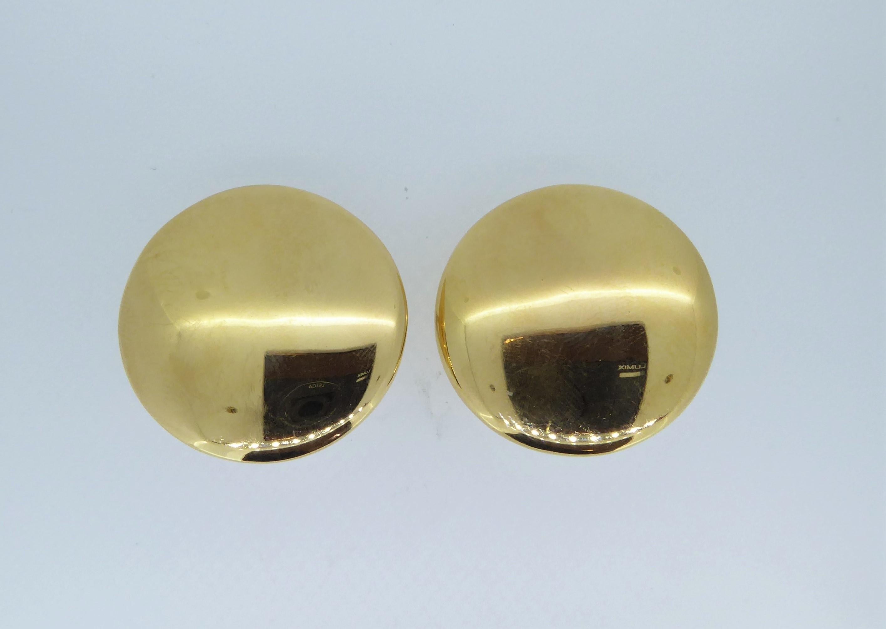 Pair of Vhernier 18 Carat Yellow Gold Disc Ear Clips. The gold disc earrings signed 