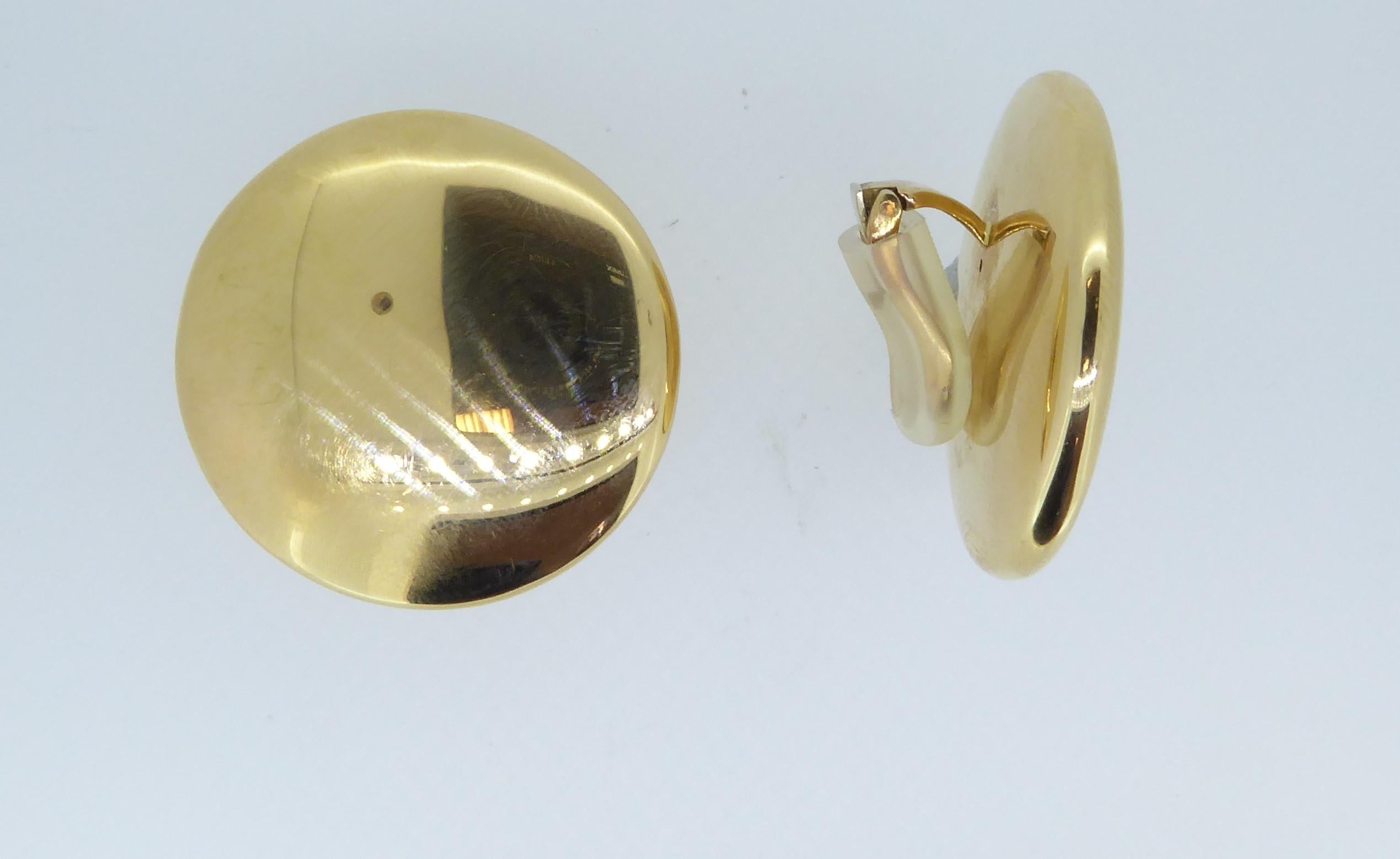 Vhernier 18 Karat Yellow Gold Disc Clip on Earrings In Good Condition In London, GB