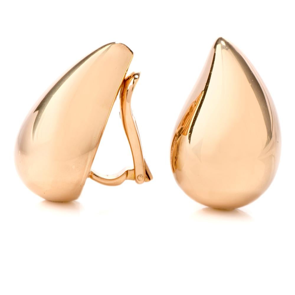 Don't shed a Tear in these high profile Earrings!

VHERNIER's earrings Cast in 25.4 Grams of 18K yellow gold, these

high polished earrings were inspired in a Tear Drop motif.

A mirror like, finely polished finish resonates with these.

Measuring