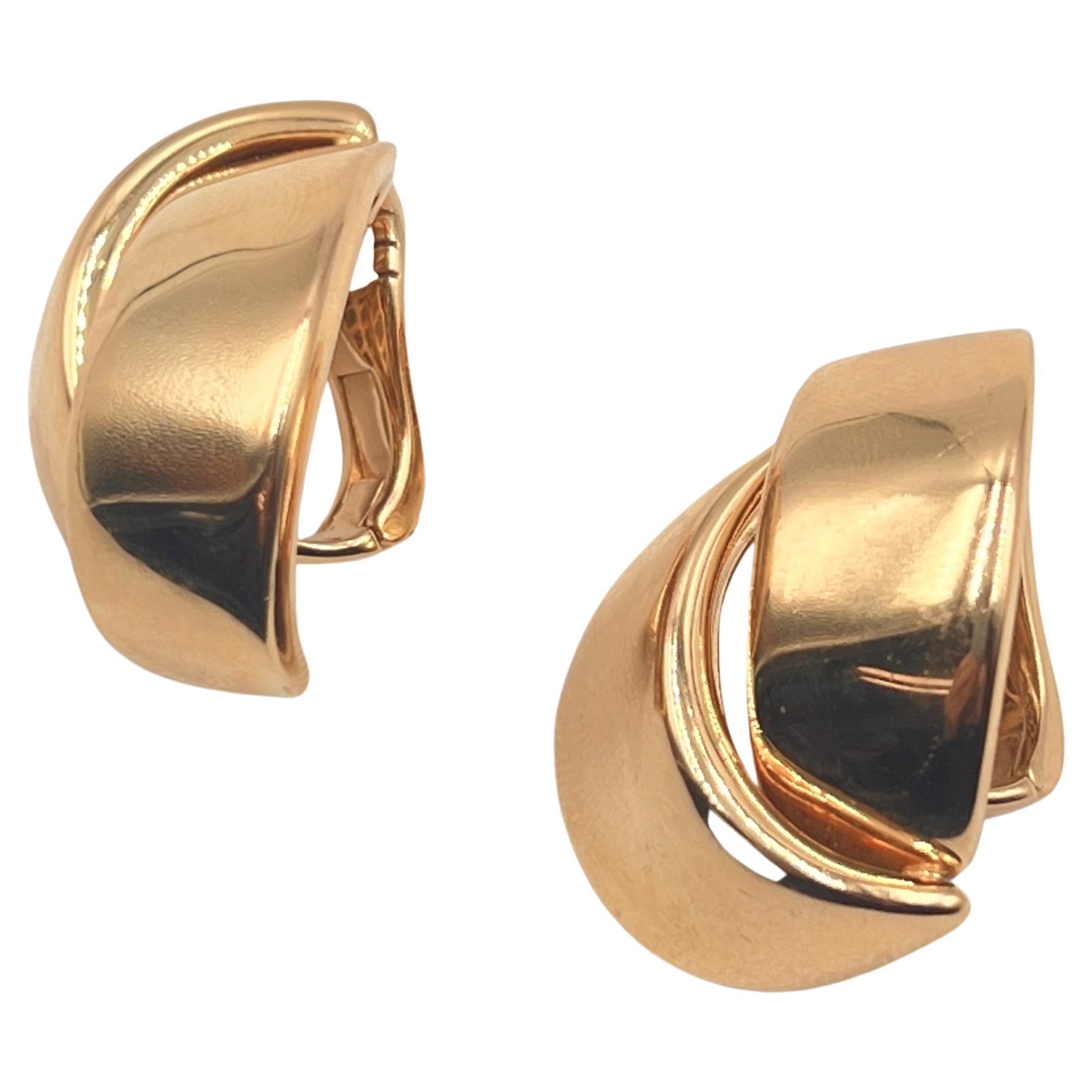 Vhernier 18k Rose Gold Abbraccio Earrings In Excellent Condition In Palm Beach, FL