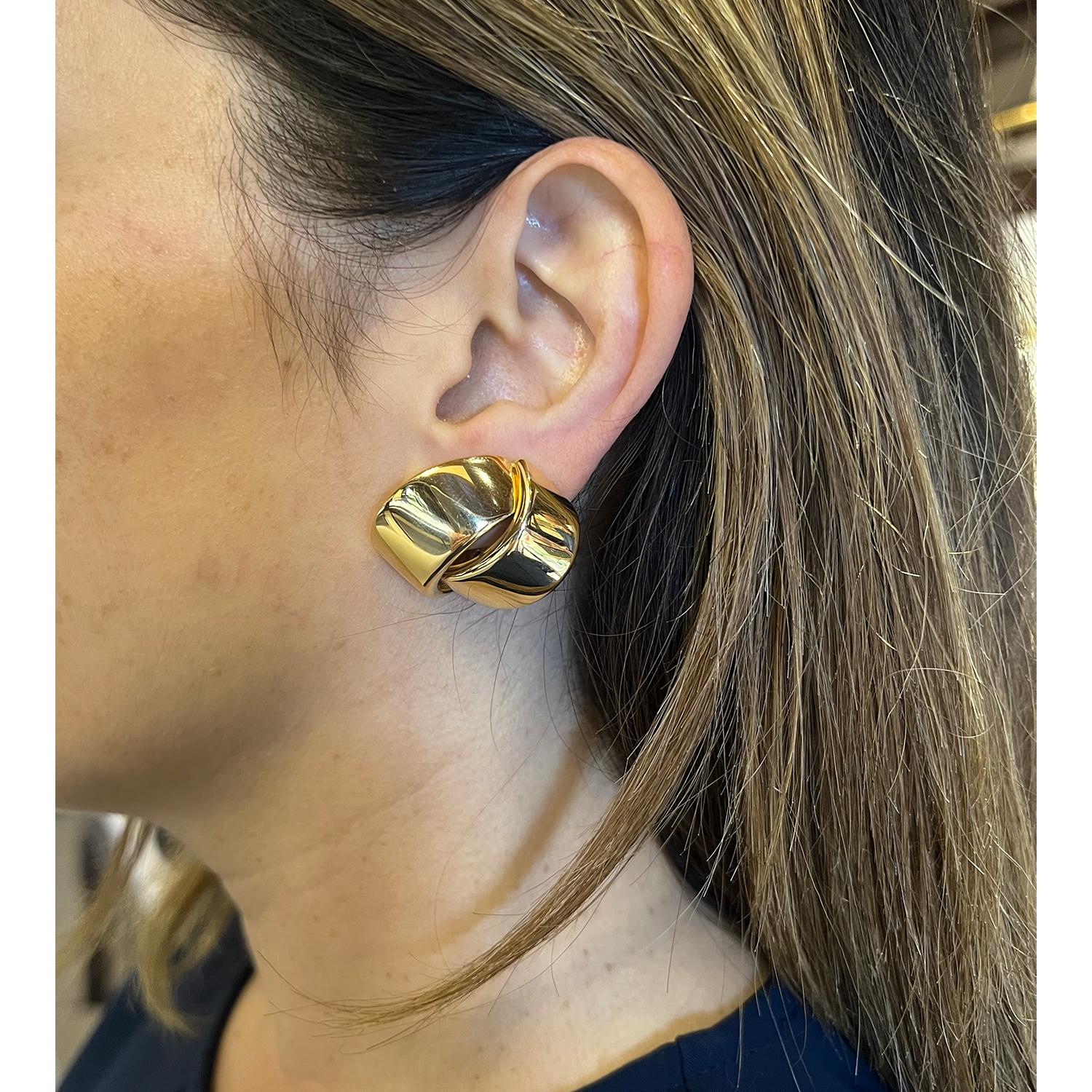Vhernier 18k Rose Gold Abbraccio Earrings For Sale 1