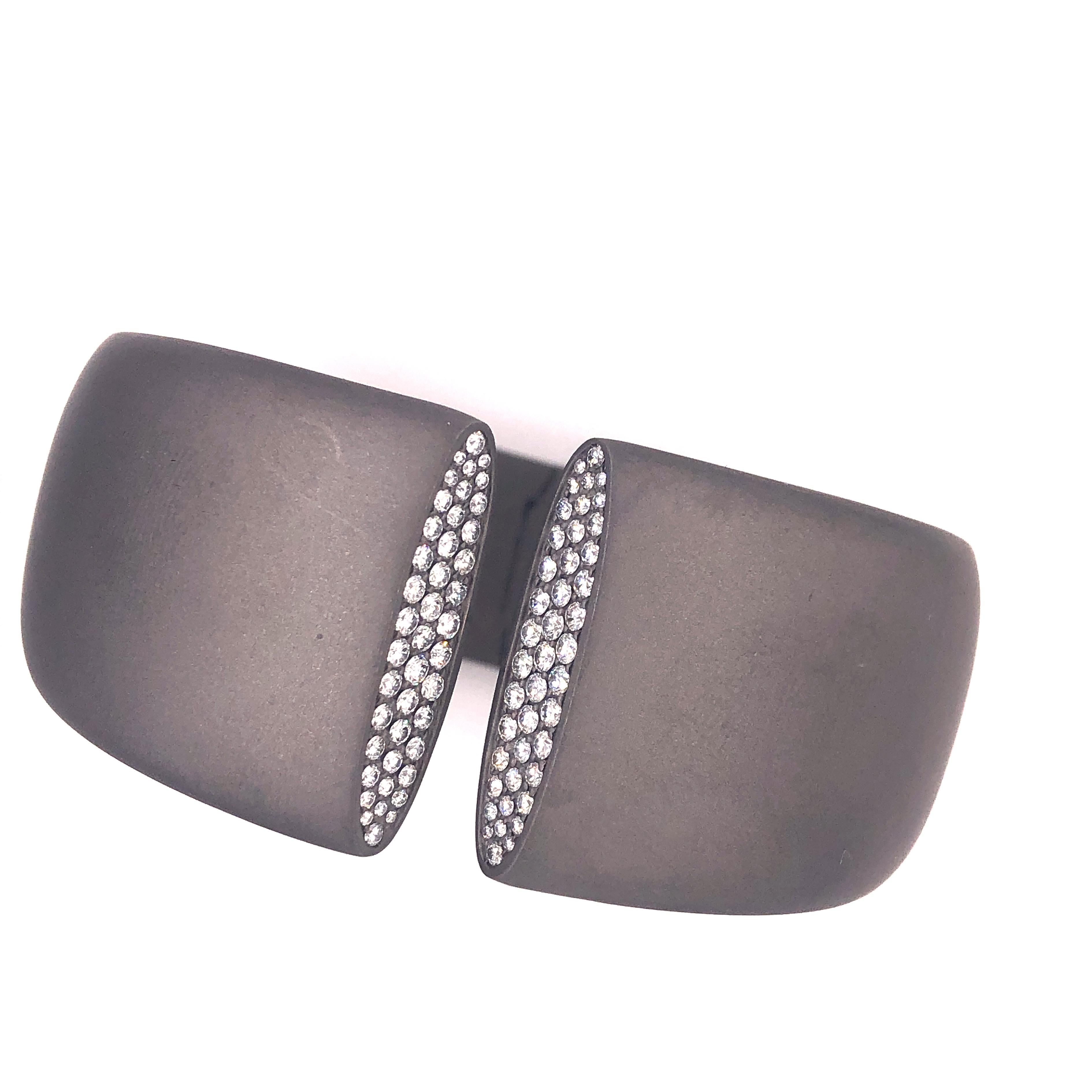 Contemporain Vhernier Eclisse Collection Bracelet manchette titane diamant blanc en vente