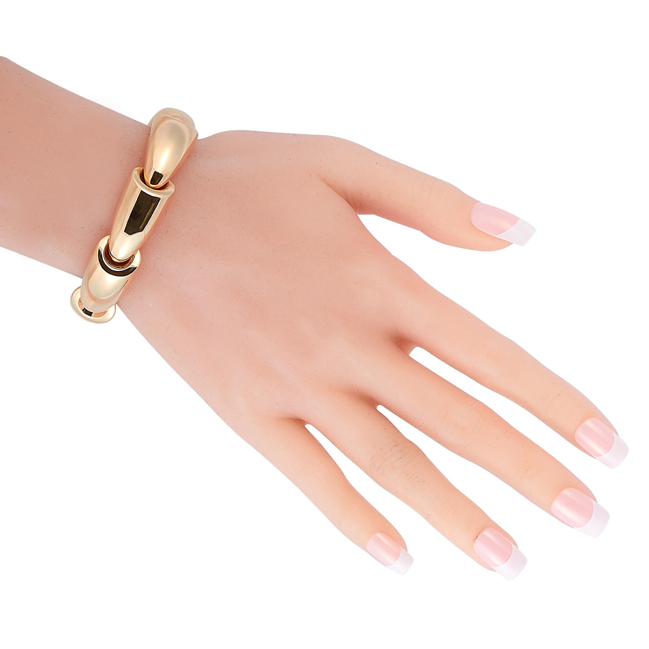 The Vhernier “Calla” bracelet is crafted from 18K rose gold and weighs 59.4 grams, measuring 7” in length.

This jewelry piece is offered in brand new condition and includes the manufacturer’s box.