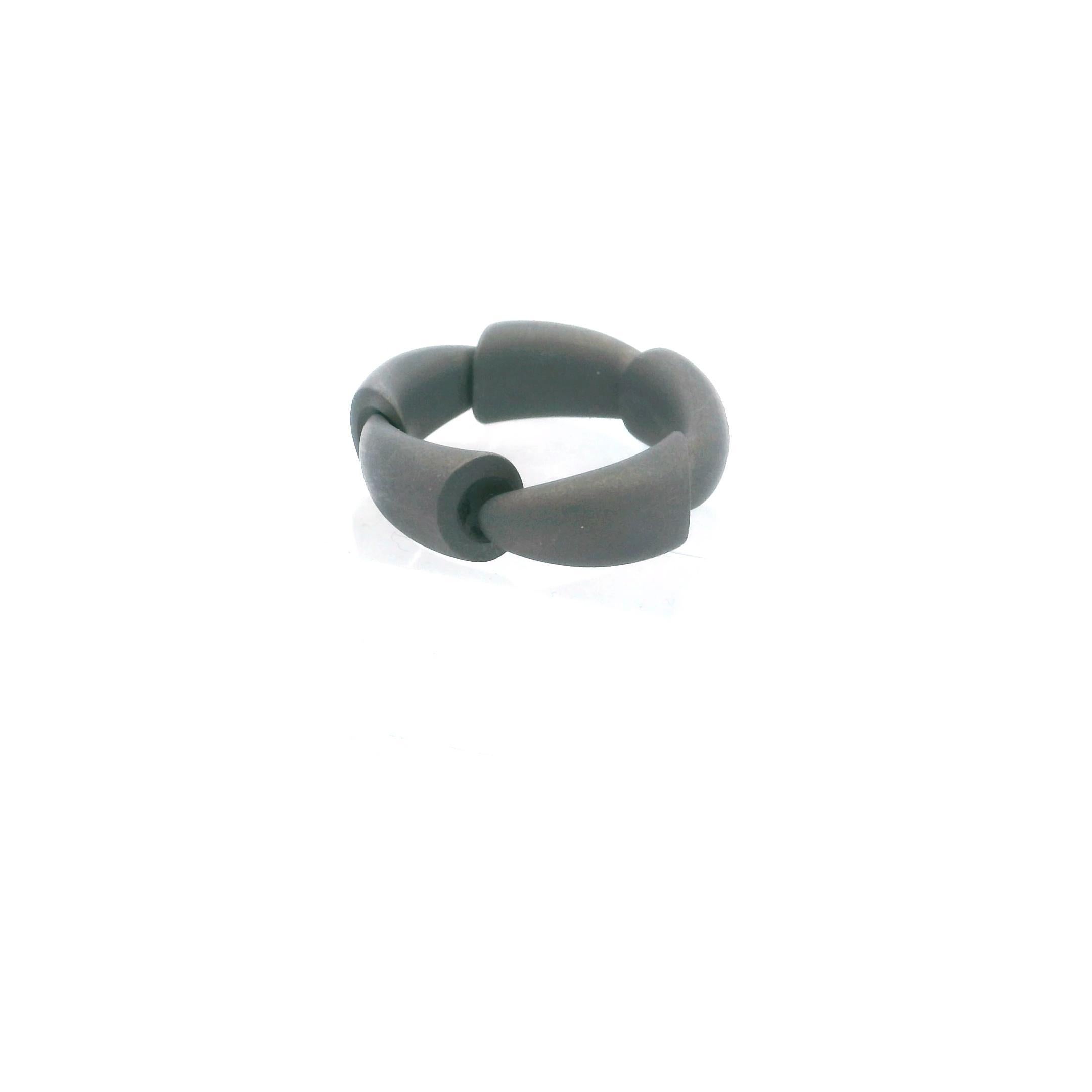 Vhernier Bague Calla en titane et diamants Pour femmes en vente