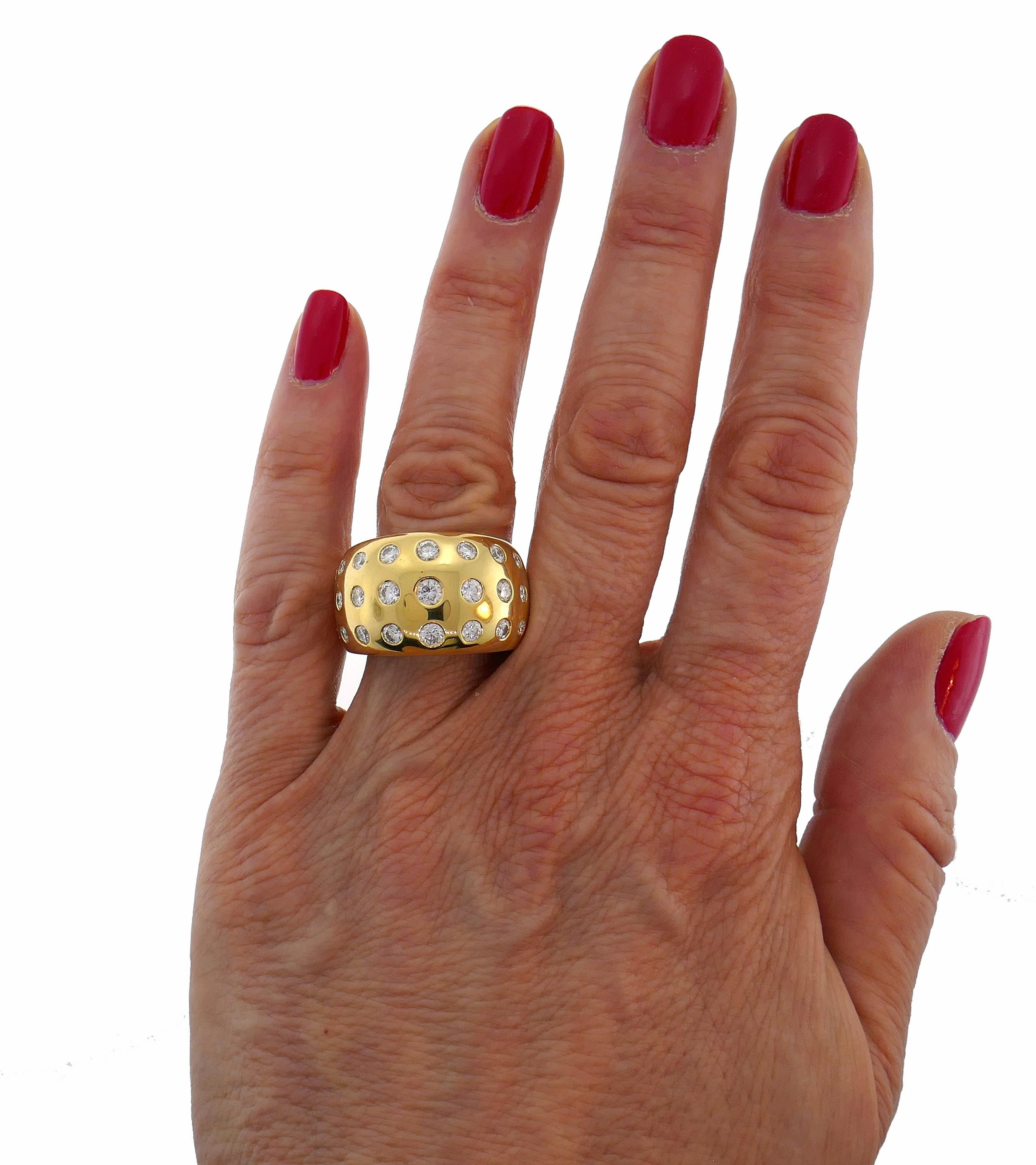 Stunning cocktail ring created by Italian jewelry House Vhernier. Beautiful shape, perfect lines, tasteful combination of yellow gold and chalcedony with diamond sparkles are the highlights of this chic ring. Stylish and wearable, the ring is a