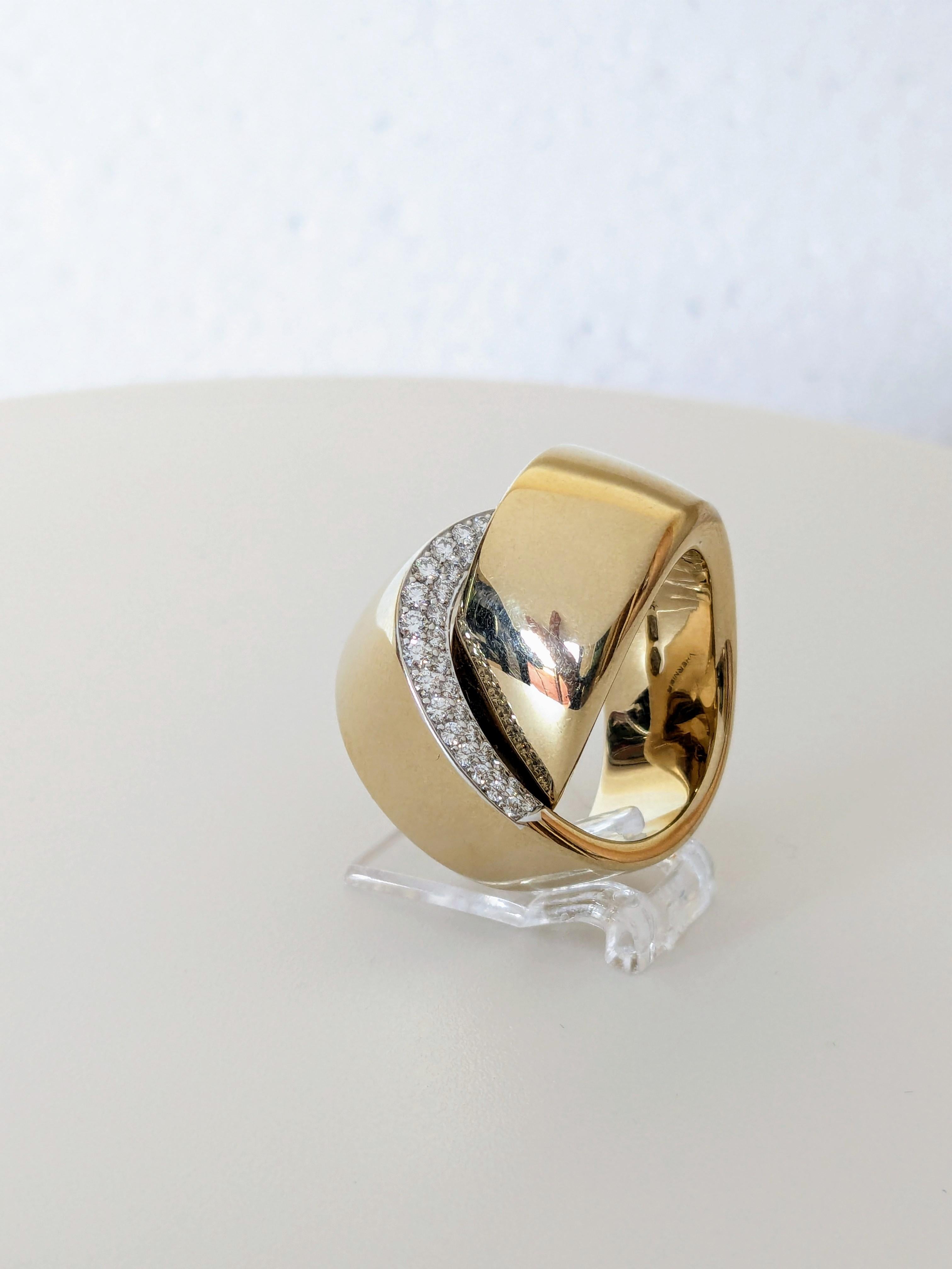 Vhernier Eclisse 18k gold ring with pavé diamonds im Angebot 1
