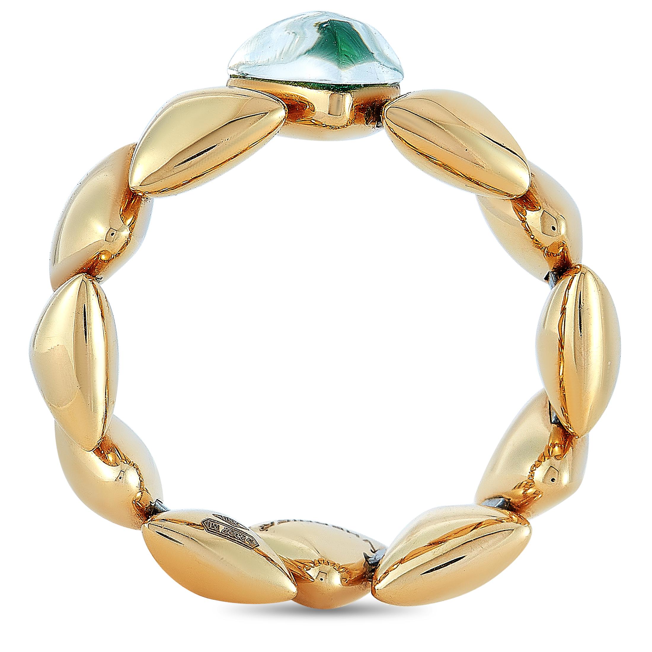 The Vhernier “Freccia Micro” ring is made out of 18K rose gold and titanium and embellished with jade and rock crystal. The ring weighs 9.7 grams and boasts band thickness of 5 mm and top height of 4 mm, while top dimensions measure 6 by 6 mm.
Ring