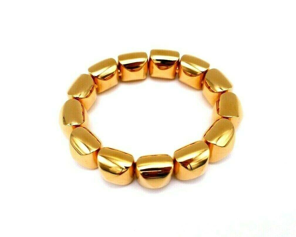 Vhernier Freccia Yellow Gold Bangle Bracelet In Excellent Condition For Sale In Beverly Hills, CA