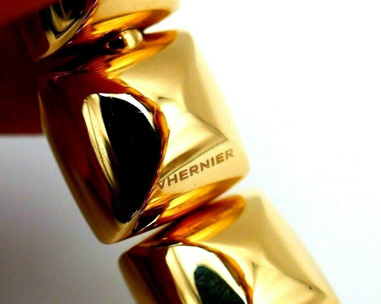 Vhernier Freccia Yellow Gold Bangle Bracelet For Sale at 1stDibs