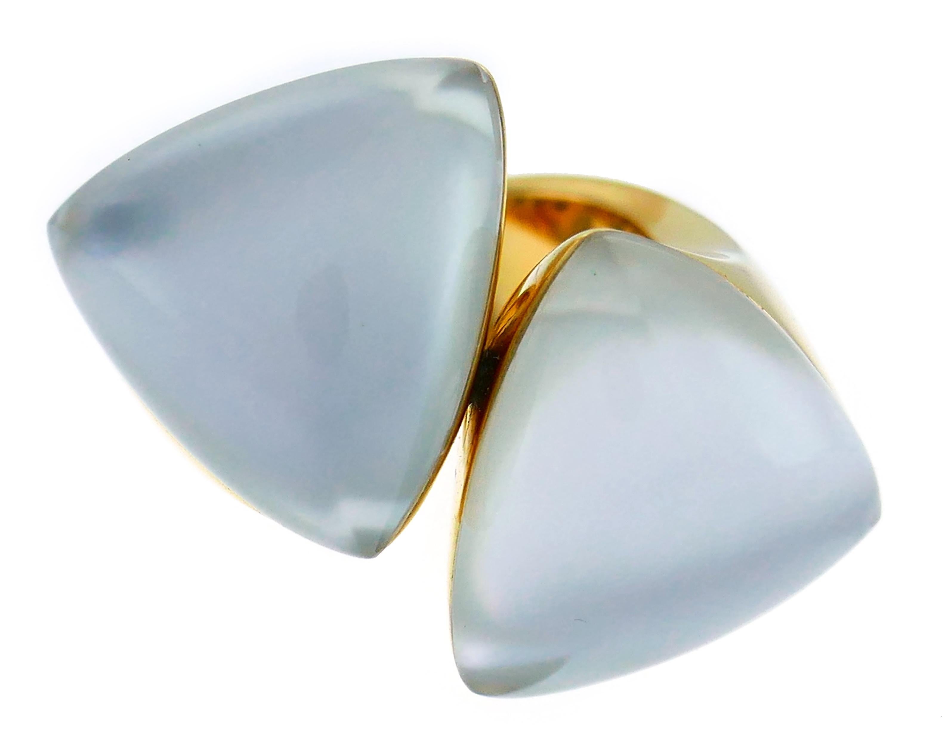Vhernier Freccia Yellow Gold Ring with Mother of Pearl and Quartz In Excellent Condition In Beverly Hills, CA