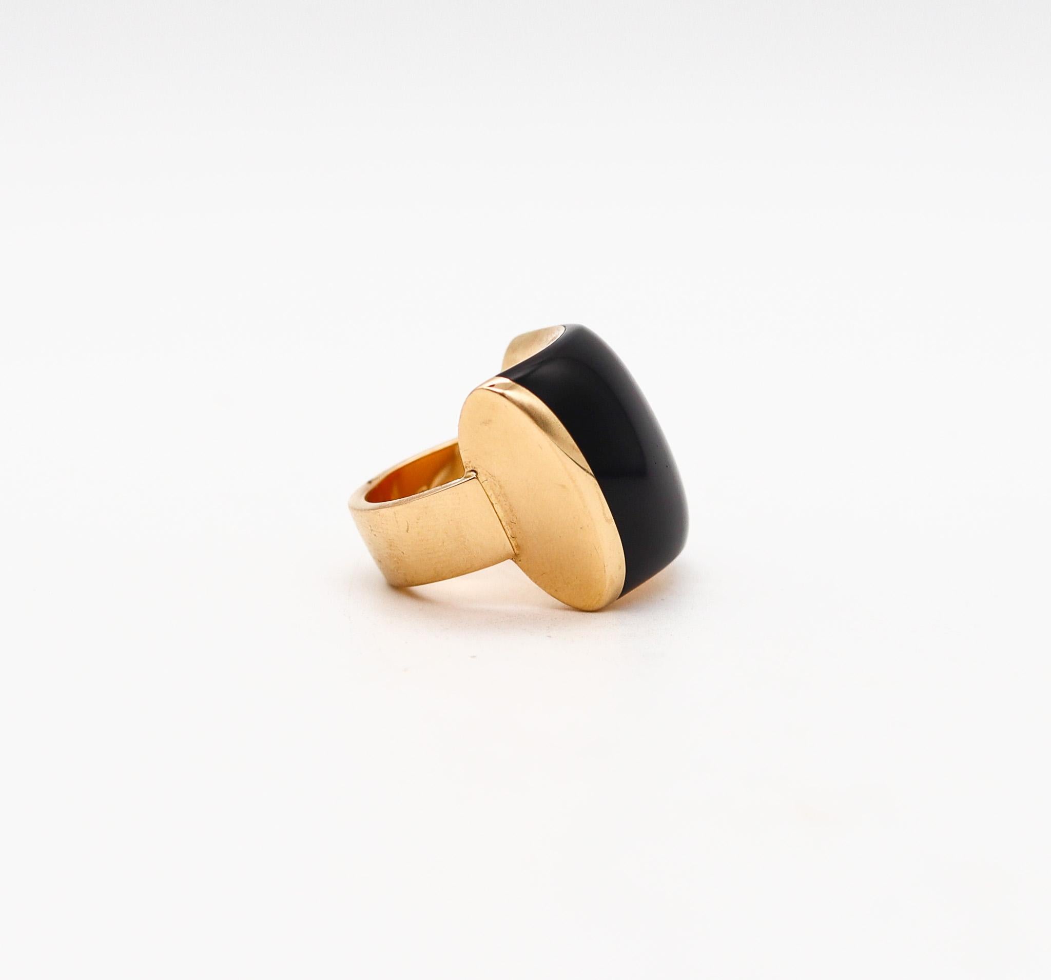Modernist Vhernier Milano Large Sculptural Fibula Cocktail Ring in Solid 18kt Yellow Gold For Sale