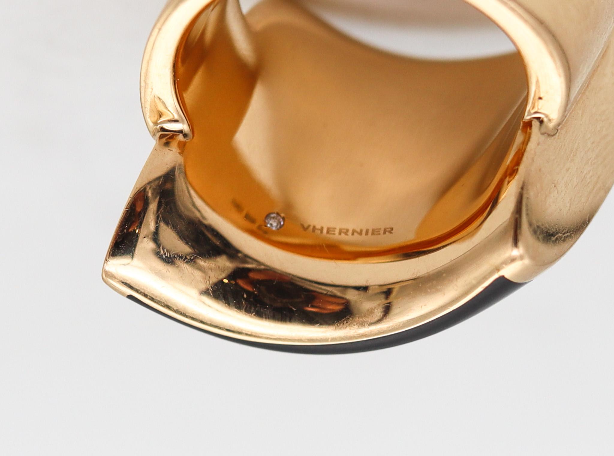 Vhernier Milano Großer skulpturaler Fibula-Cocktailring aus massivem 18 Karat Gelbgold (Cabochon) im Angebot