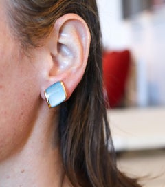 VHERNIER Milano Orecchini a clip con plateau in oro giallo massiccio 18Kt e quarzo blu