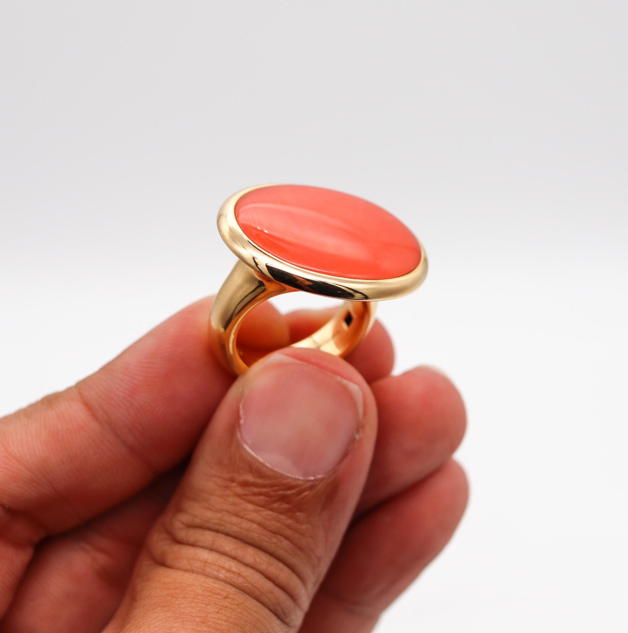 Vhernier Milano Sculptural Cocktail Ring in 18kt Yellow Gold with Coral & Quartz For Sale 3