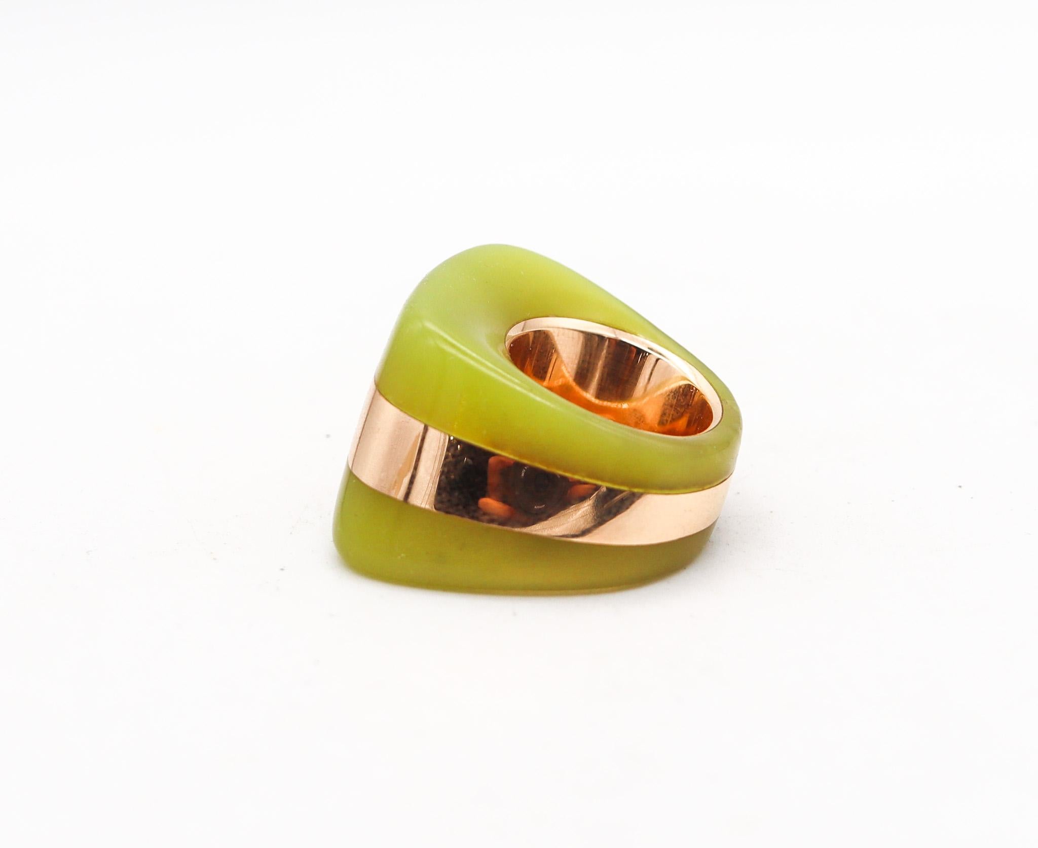 Modernist Vhernier Milano Sculptural Cocktail Ring In 18Kt Yellow Gold With Green Agate For Sale
