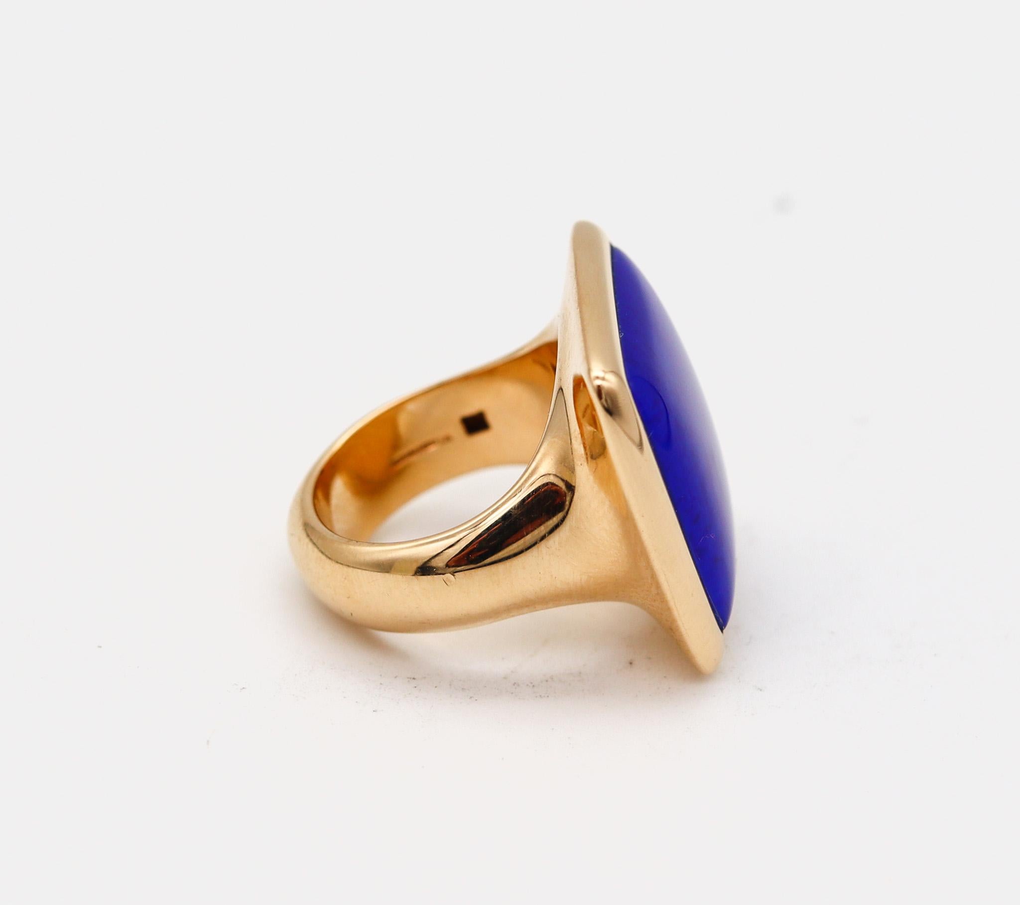 Vhernier Milano Sculptural Cocktail Ring in 18kt Yellow Gold with Lapis & Quartz In Excellent Condition For Sale In Miami, FL