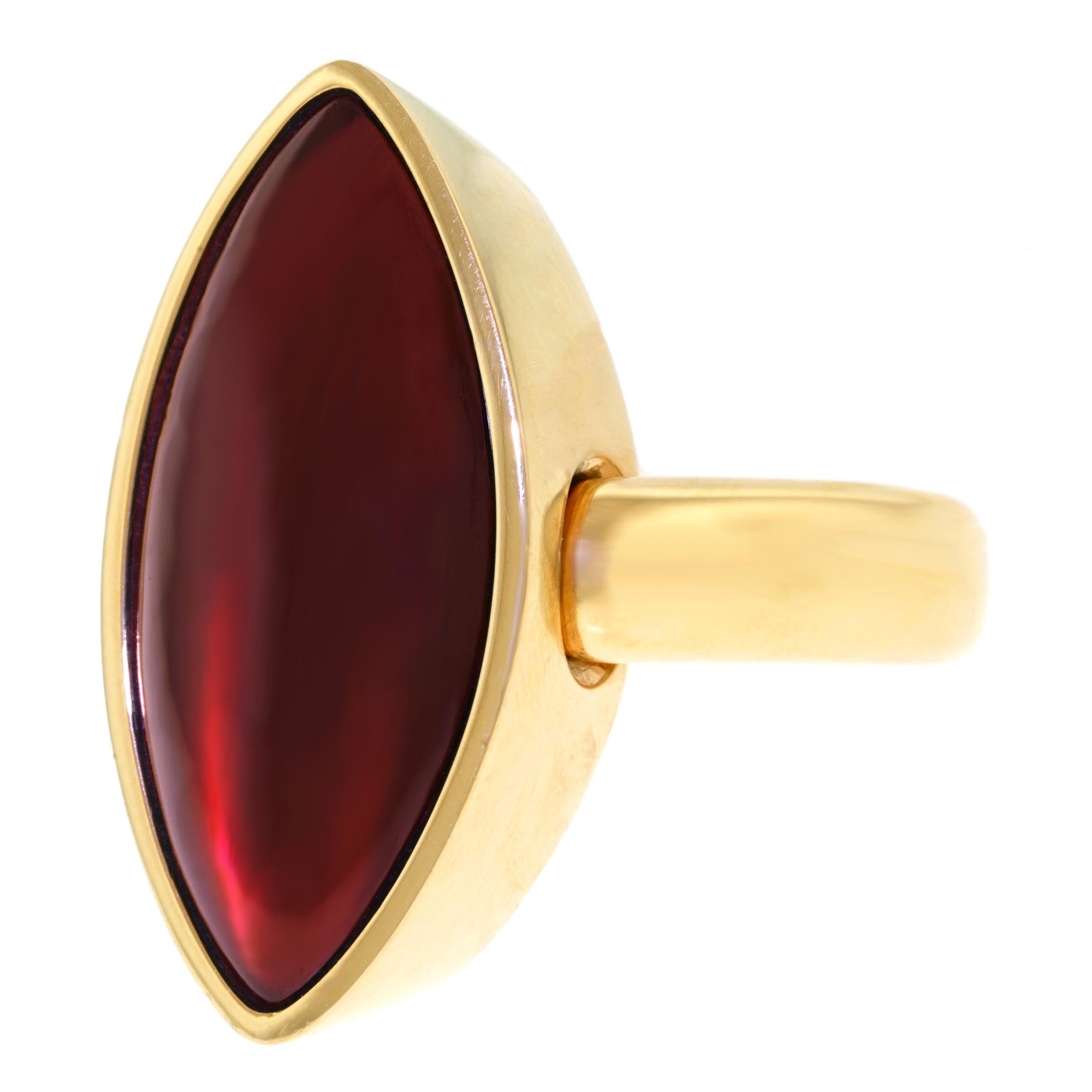 Vhernier Modernist Garnet Set Gold Ring In Excellent Condition In Litchfield, CT