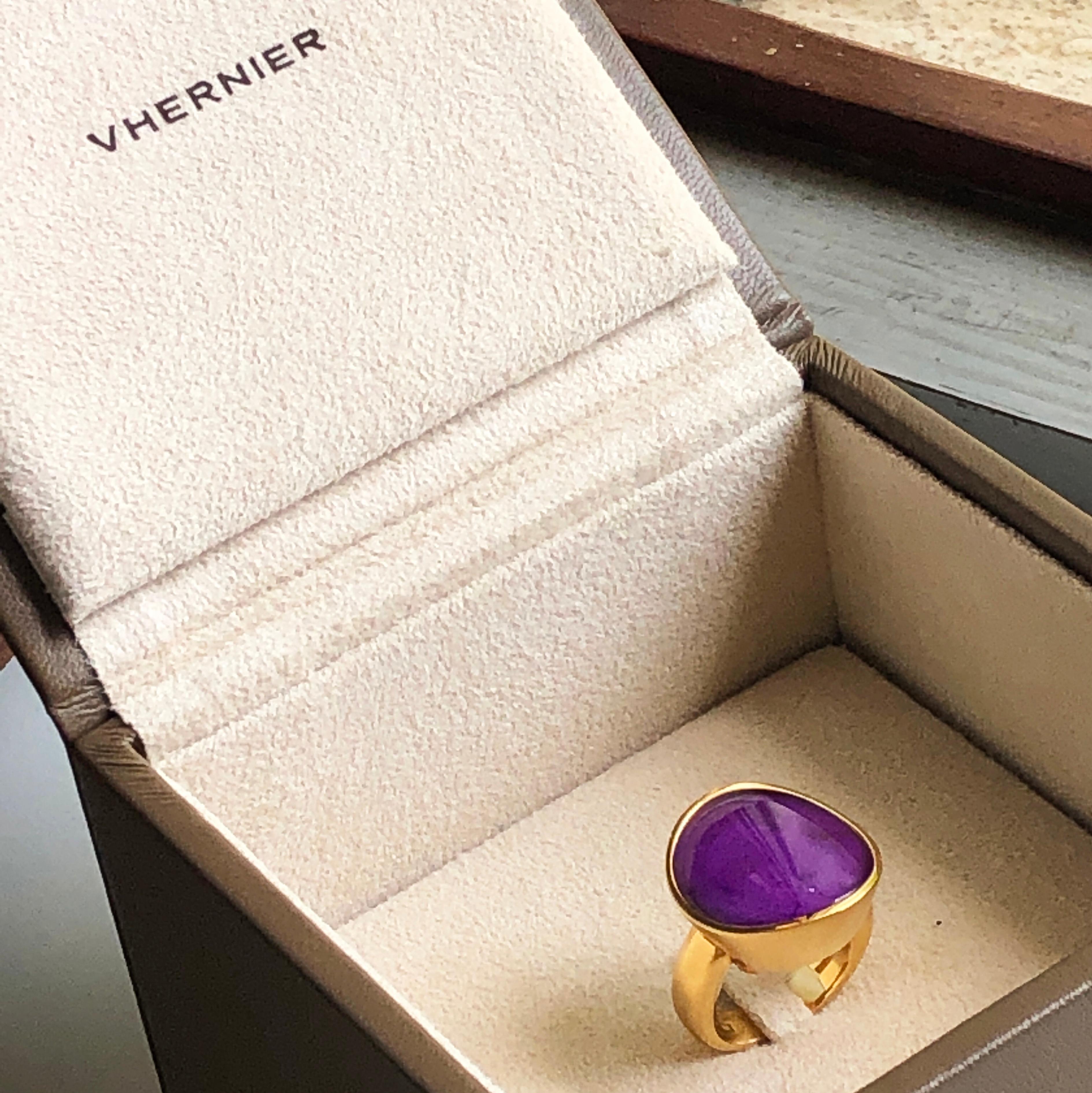 Vhernier Rare Sugilite Rock Cystal Giotto Collection Yellow Gold Cocktail Ring 7