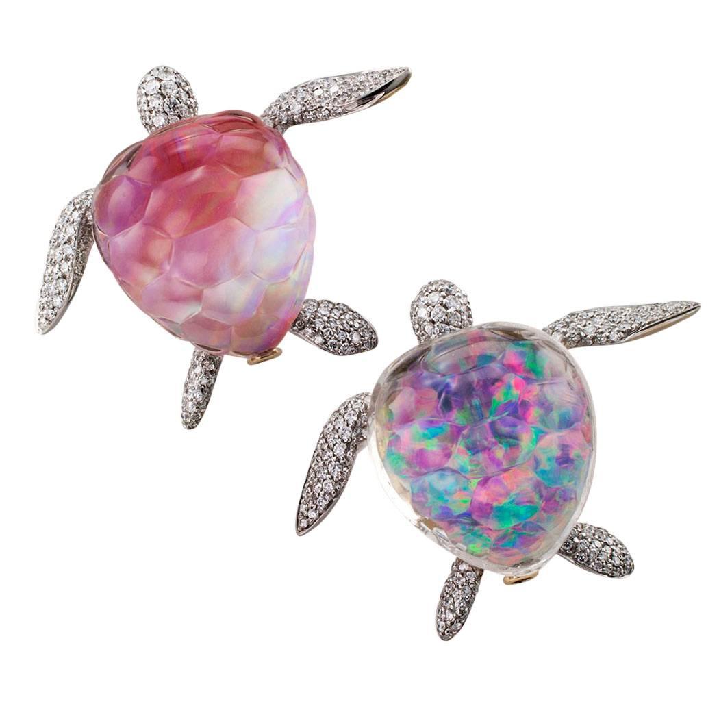 Women's Vhernier Turtle Brooch Pink Mother-of-Pearl Rock Crystal Diamond Gold