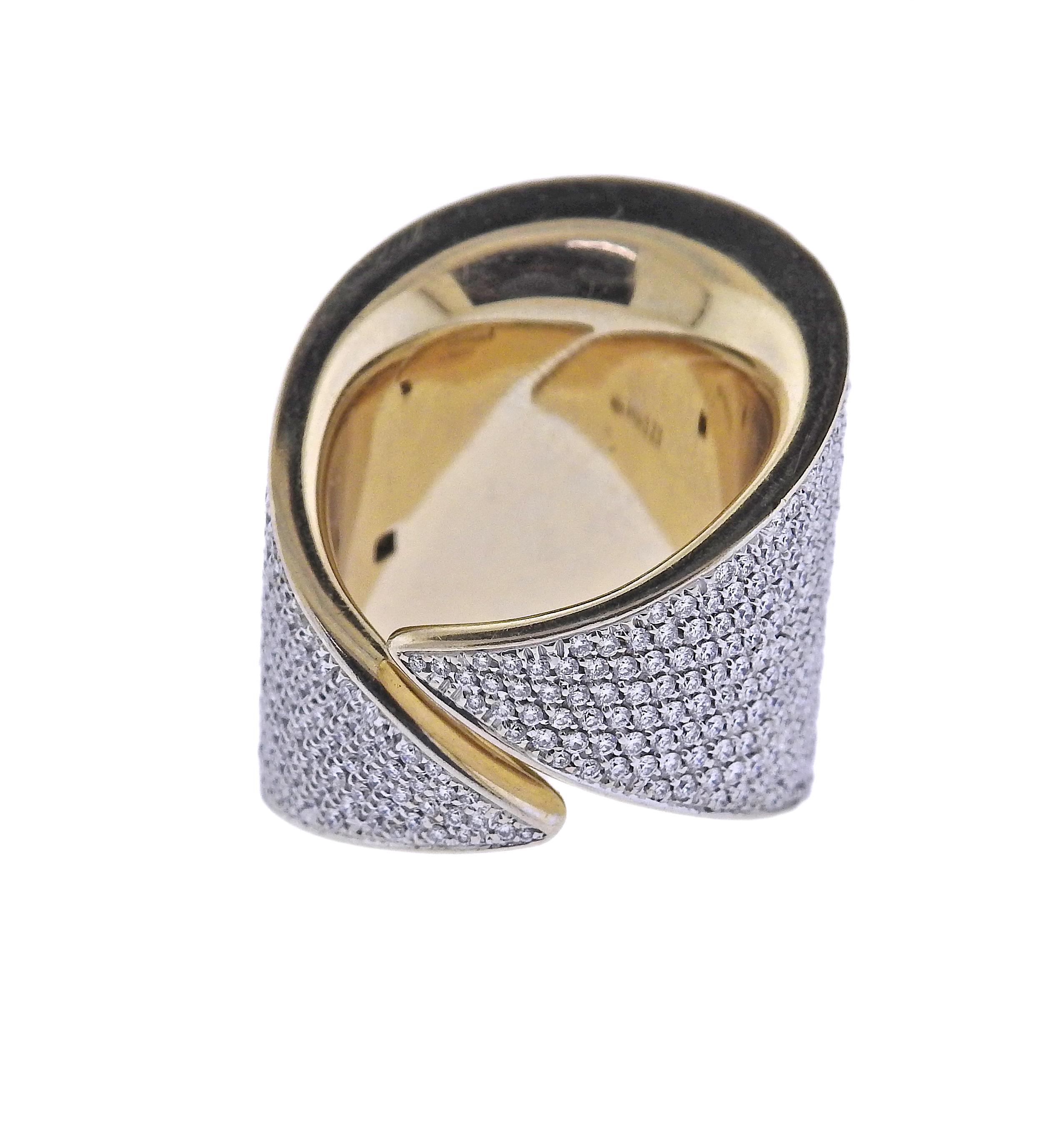 Radiant Cut Vhernier Vague Diamond Gold Ring For Sale