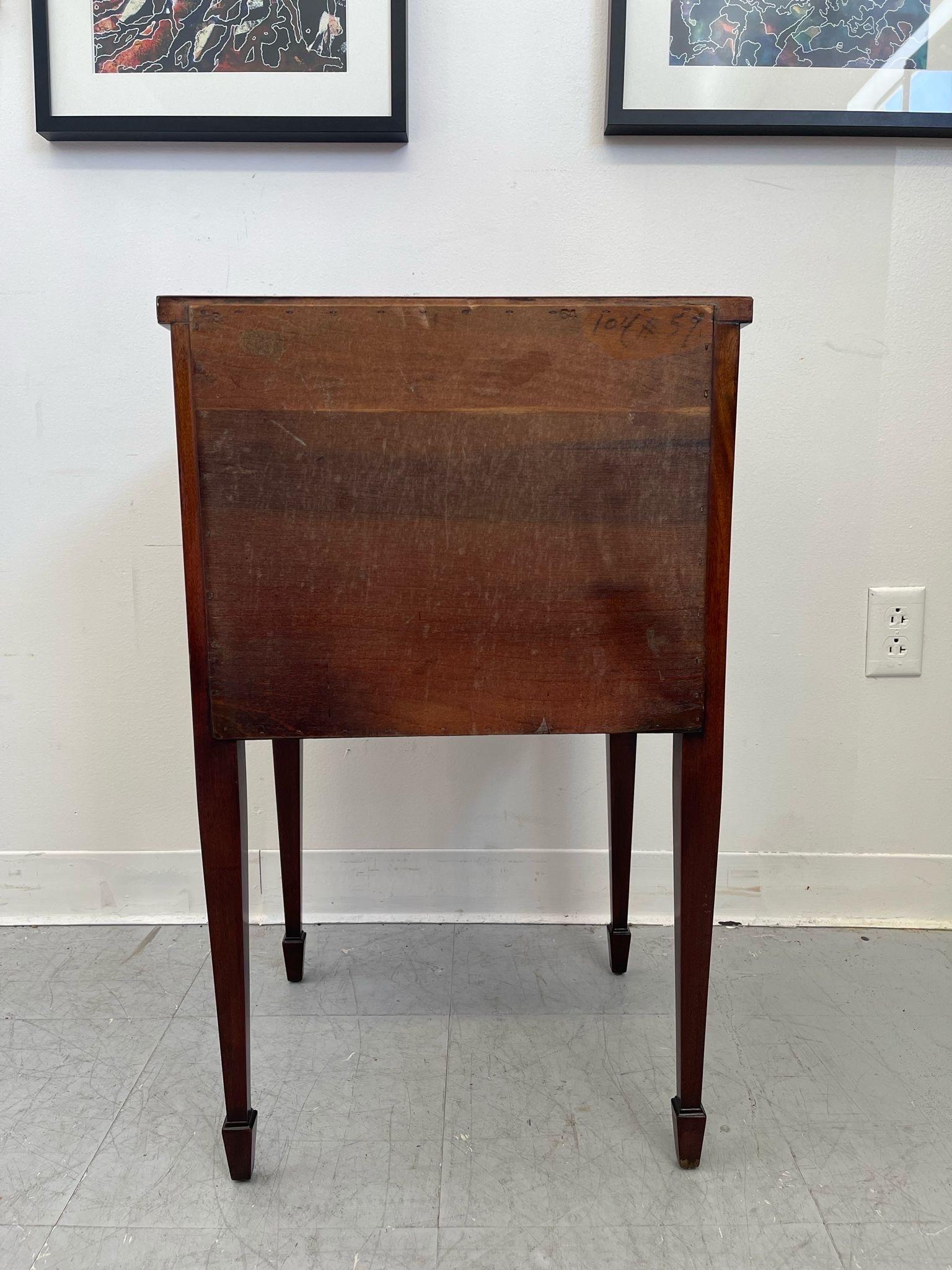 Vi Ntage Wooden Side Table With Burl Wood Inlay Accents. For Sale 4
