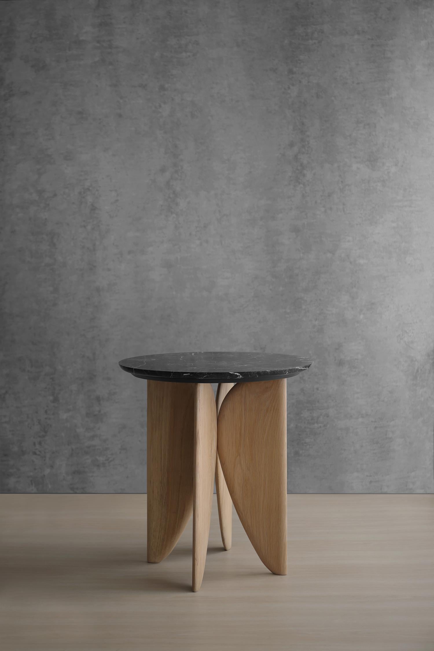 VI Sexta side table by Joel Escalona
Dimensions: D 50 x W 50 x H 55 cm
Materials: oak woo, Negro Monterrey marble.

Auxiliary table made of natural white oak and Negro Monterrey marble.

Joel Escalona
He was born in Mexico City and studied