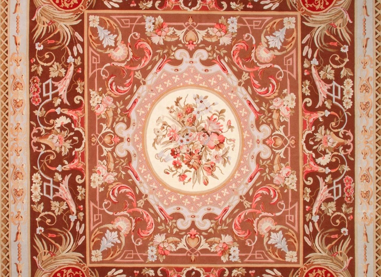 Andolier' Rug - Size 8' x 8'.
Material:Â 80% Wool - 20% Silk

Introducing Via Como, the pinnacle of ultra high-end hand-knotted rugs. Renowned for their unrivaled artistry and exclusivity, Via Como rugs are meticulously crafted by master