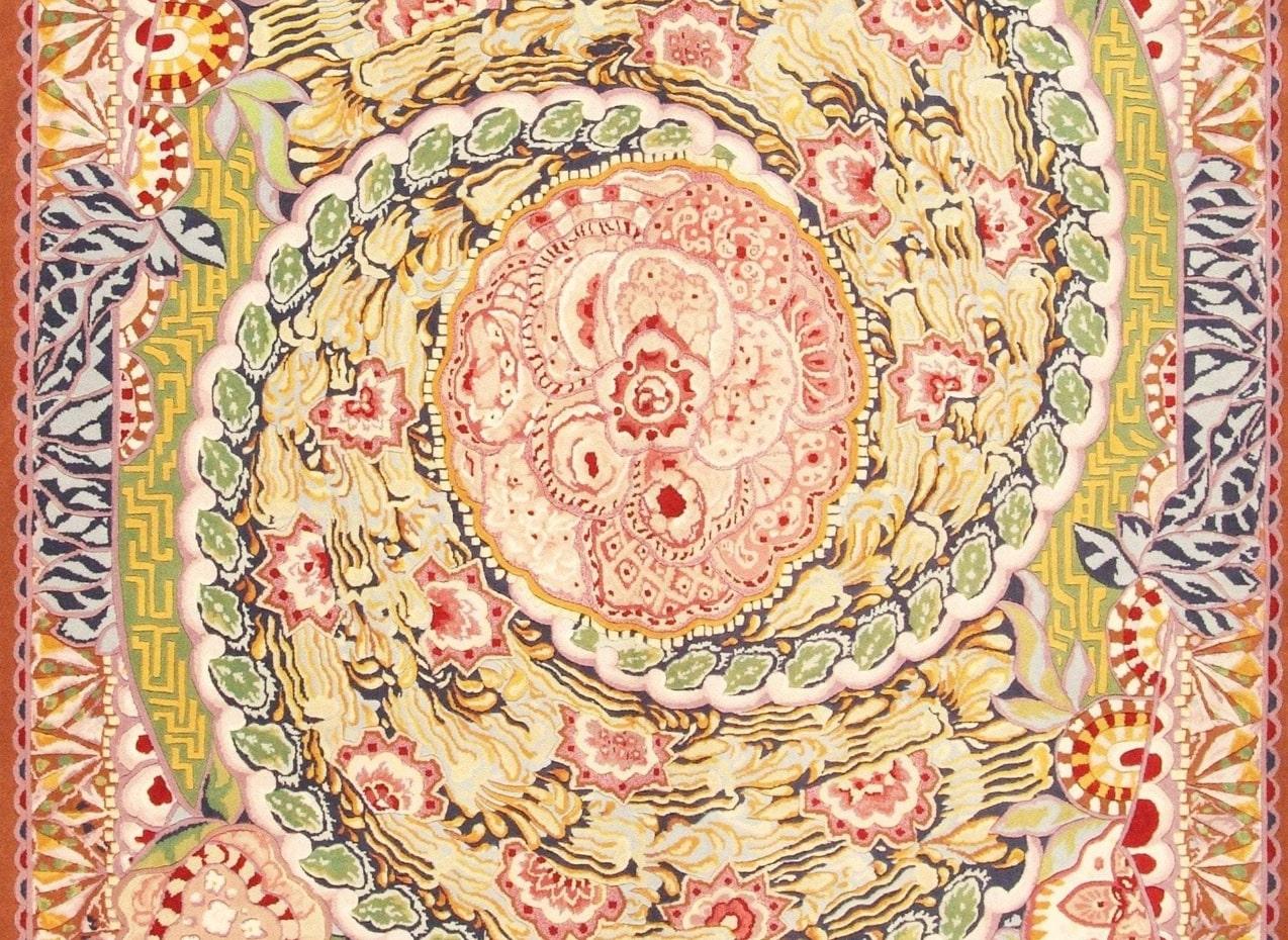 Via Como - Tapis 'Art Deco 4' - Taille 6' x 9'.
Matière : 100% laine

Voici Via Como, le summum des tapis noués à la main haut de gamme. Réputés pour leur qualité artistique inégalée et leur exclusivité, les tapis Via Como sont méticuleusement