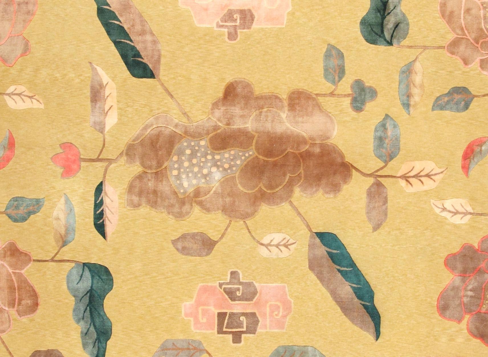 Via Como - 'Chinoiserie' Rug - Size 10' x 13' Ft
Material: 70% Wool - 30% Silk

This Chinoiserie rug is a one-of-a-kind rug and a rare piece. A truly remarkable work of art. This rug has been hand-knotted with the finest New Zealand Wool by skilled