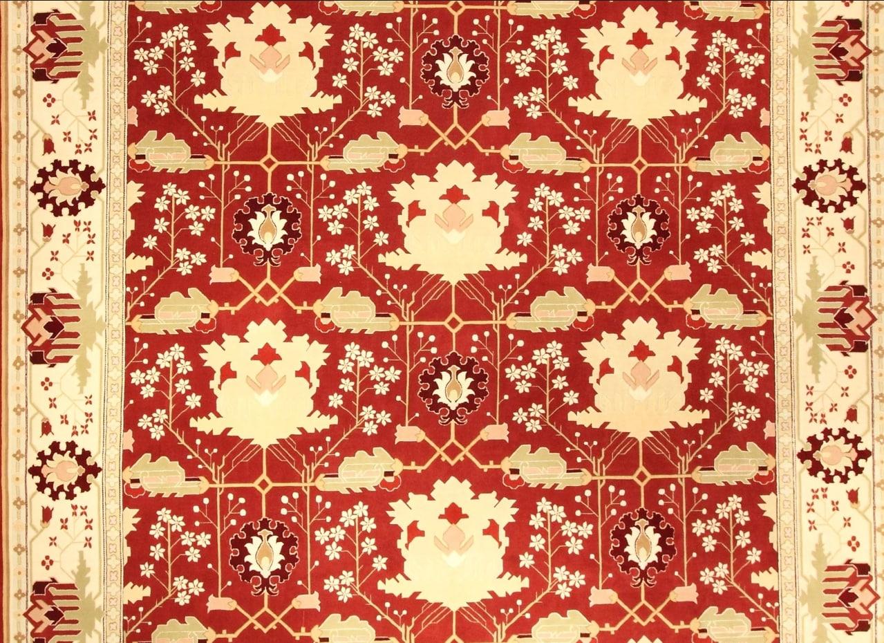 Via Como - 'Japures' Rug - Size 10' x 14'
Material: 85% Wool - 15% Silk

Introducing Via Como, the pinnacle of ultra high-end hand-knotted rugs. Renowned for their unrivaled artistry and exclusivity, Via Como rugs are meticulously crafted by