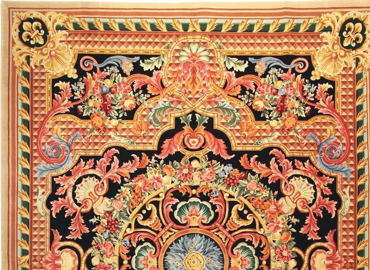 Via Como - Tappeto 'Palazzo Reale' - Dimensioni 10' x 13'

Materiale: 85% lana - 15% seta

Si tratta di un tappeto unico e di un pezzo raro. Un'opera d'arte davvero notevole. Questo tappeto è stato annodato a mano con la migliore lana della Nuova