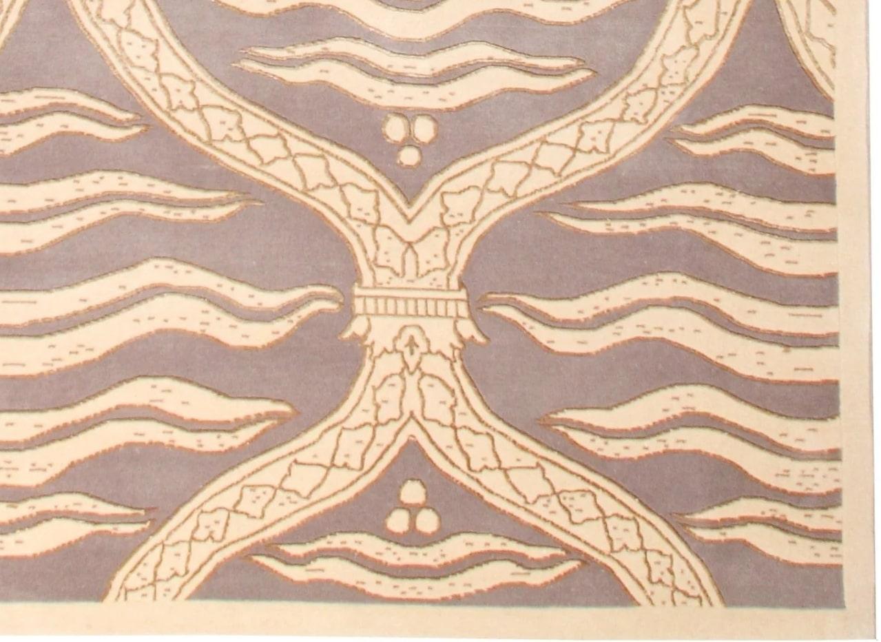 Via Como - 'Tibetan Onde' Läufer - Größe 4'x 10'
MATERIAL: 85% Wolle - 15% Seide

Wir stellen Via Como vor, den Gipfel der handgeknüpften Teppiche der Spitzenklasse. Die Teppiche von Via Como, die für ihre unvergleichliche Kunstfertigkeit und